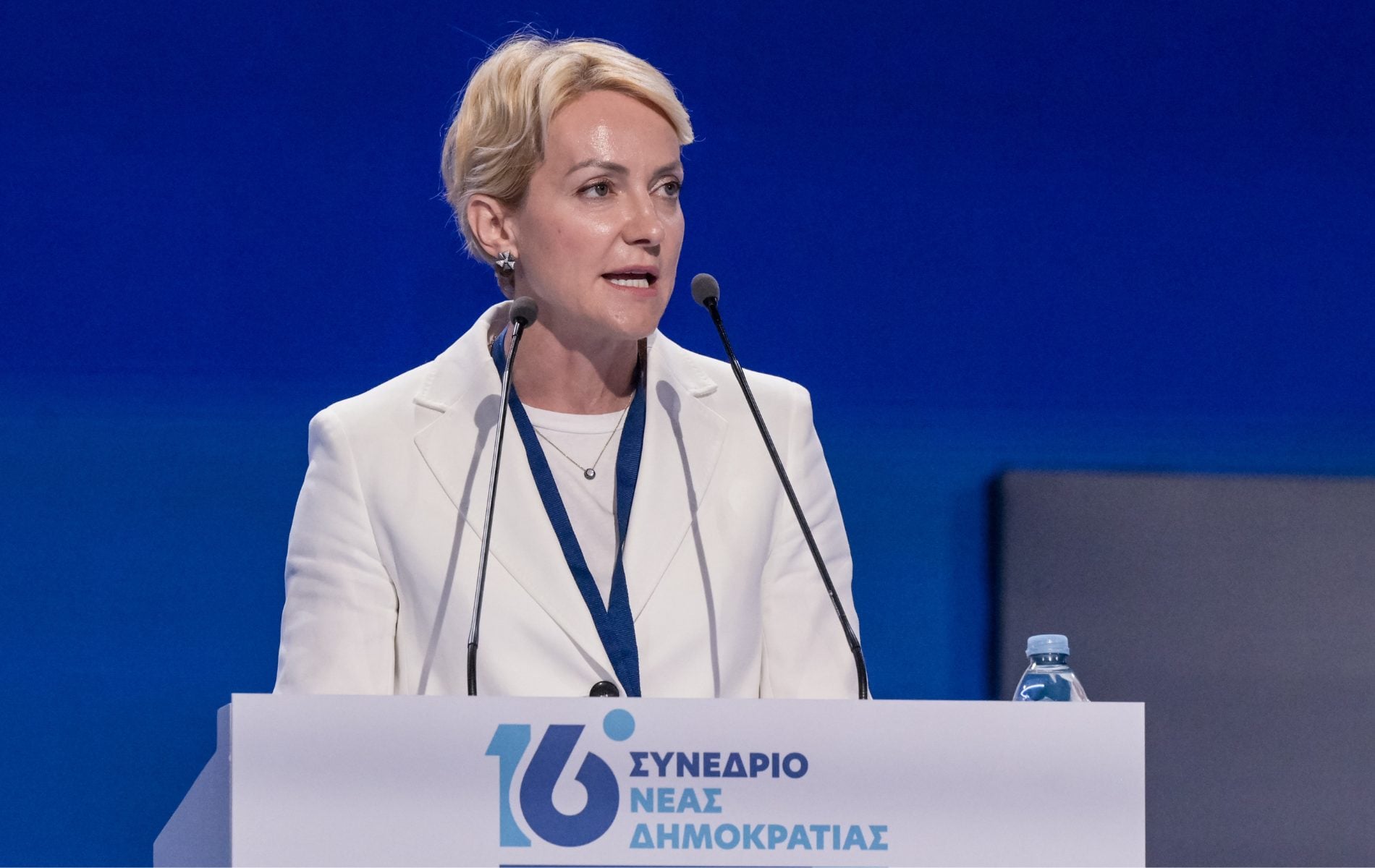 Χυδαία επίθεση Σδούκου στο κόμμα Καρυστιανού – «Μίξερ ακροδεξιάς, συνωμοσιολογίας και λαϊκισμού» (βίντεο)