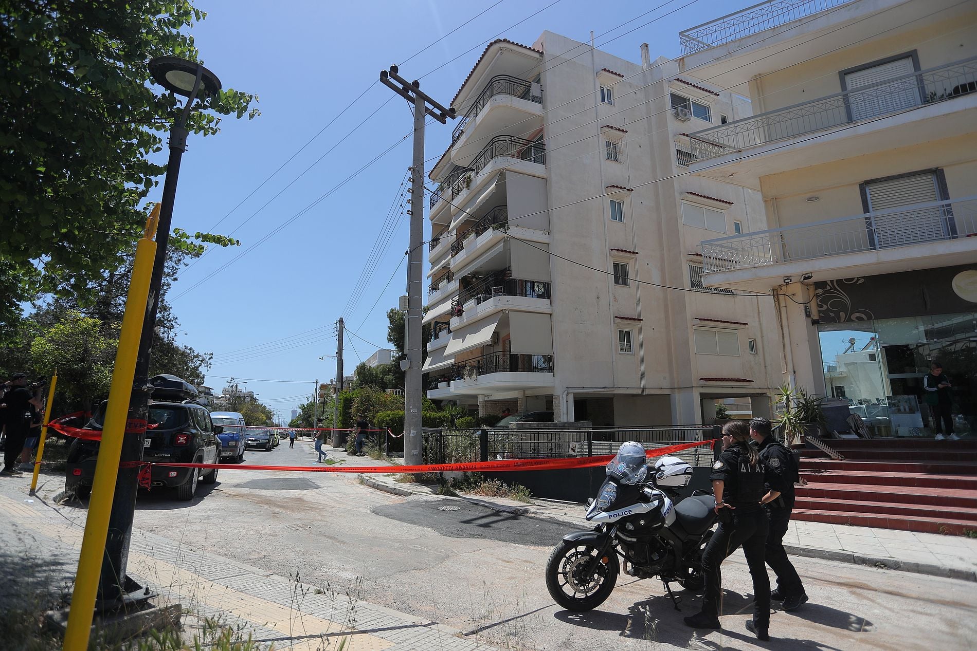 Τραγωδία στην Ηλιούπολη: Δύο 17χρονες έπεσαν από τον έκτο όροφο πολυκατοικίας – Νεκρή η μία έφηβη