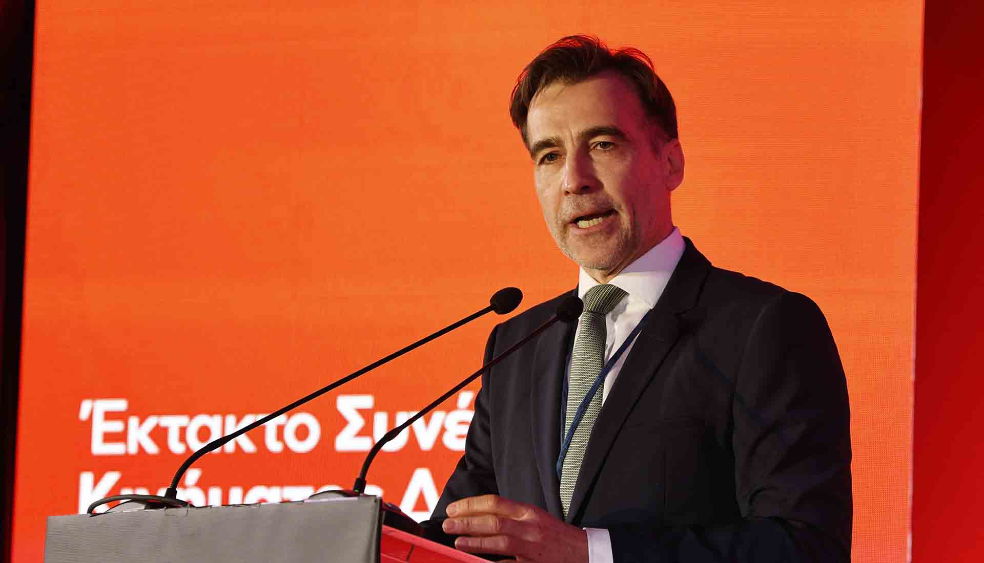 «Ρε, ξέρεις ποιος είμ’ εγώ;»