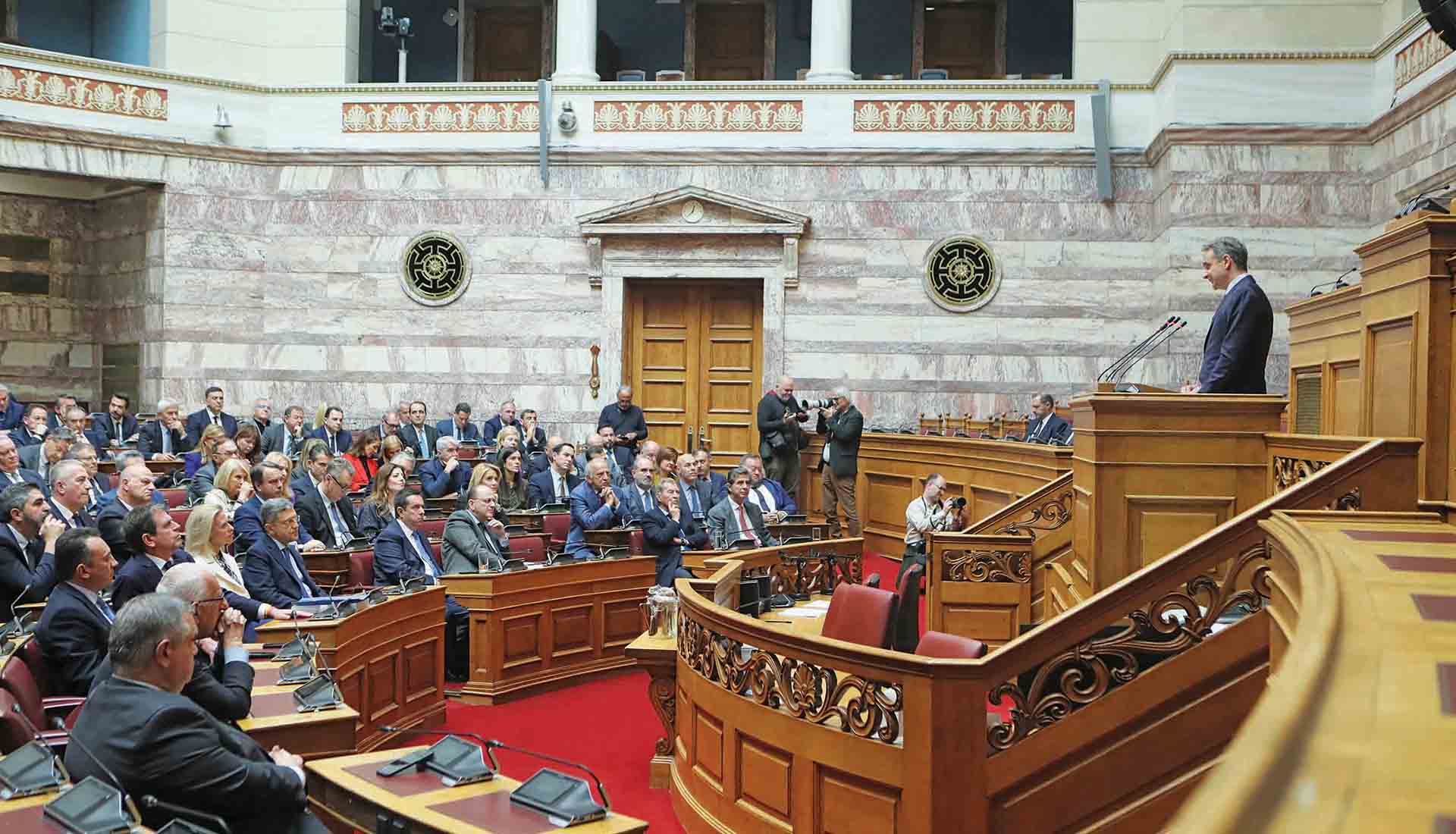 Στα… νύχια του «Μαύρου Κύκνου» η Ν.Δ!