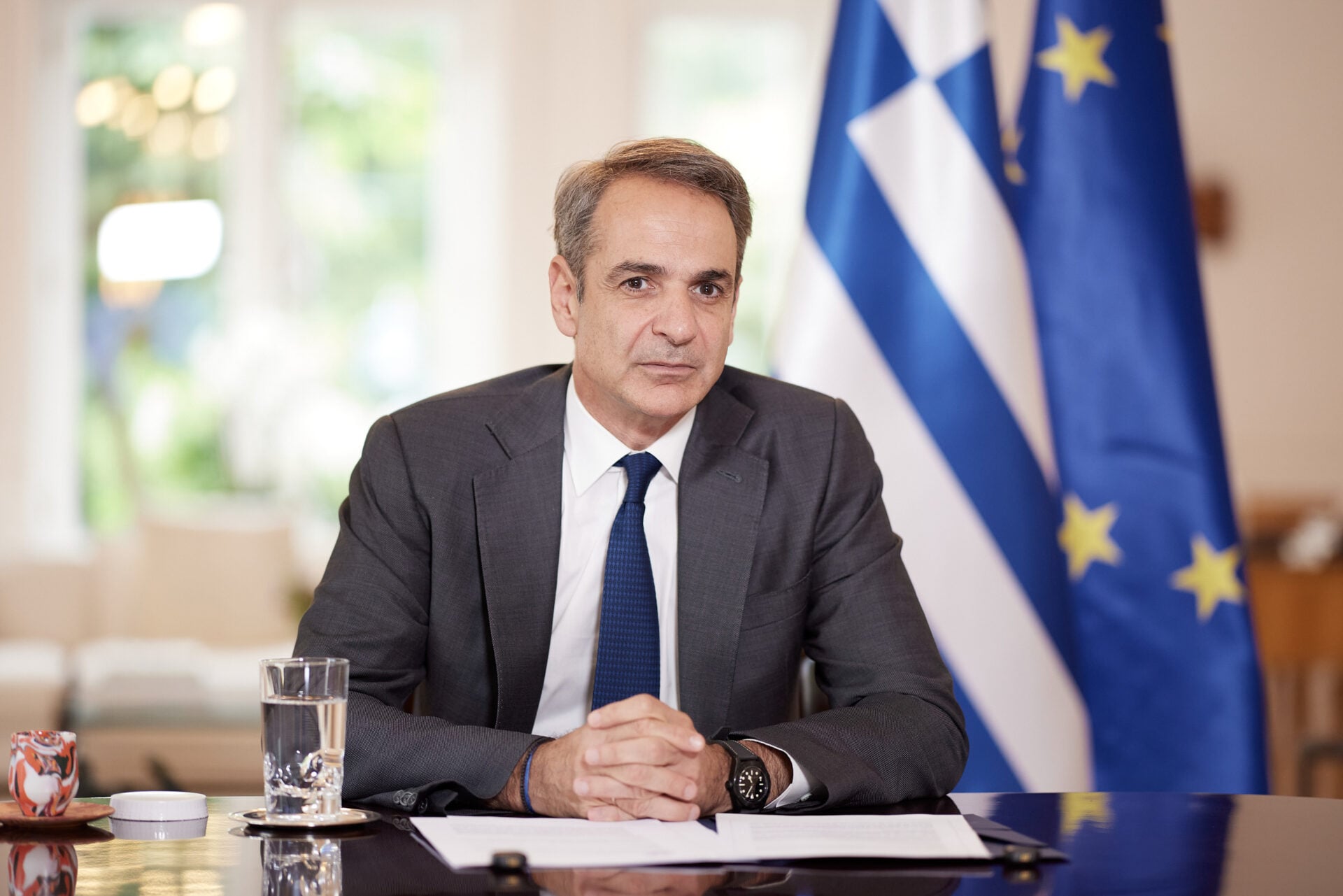 Προεκλογική εκκίνηση Μητσοτάκη με μια Ελλάδα μακριά από την πραγματικότητα