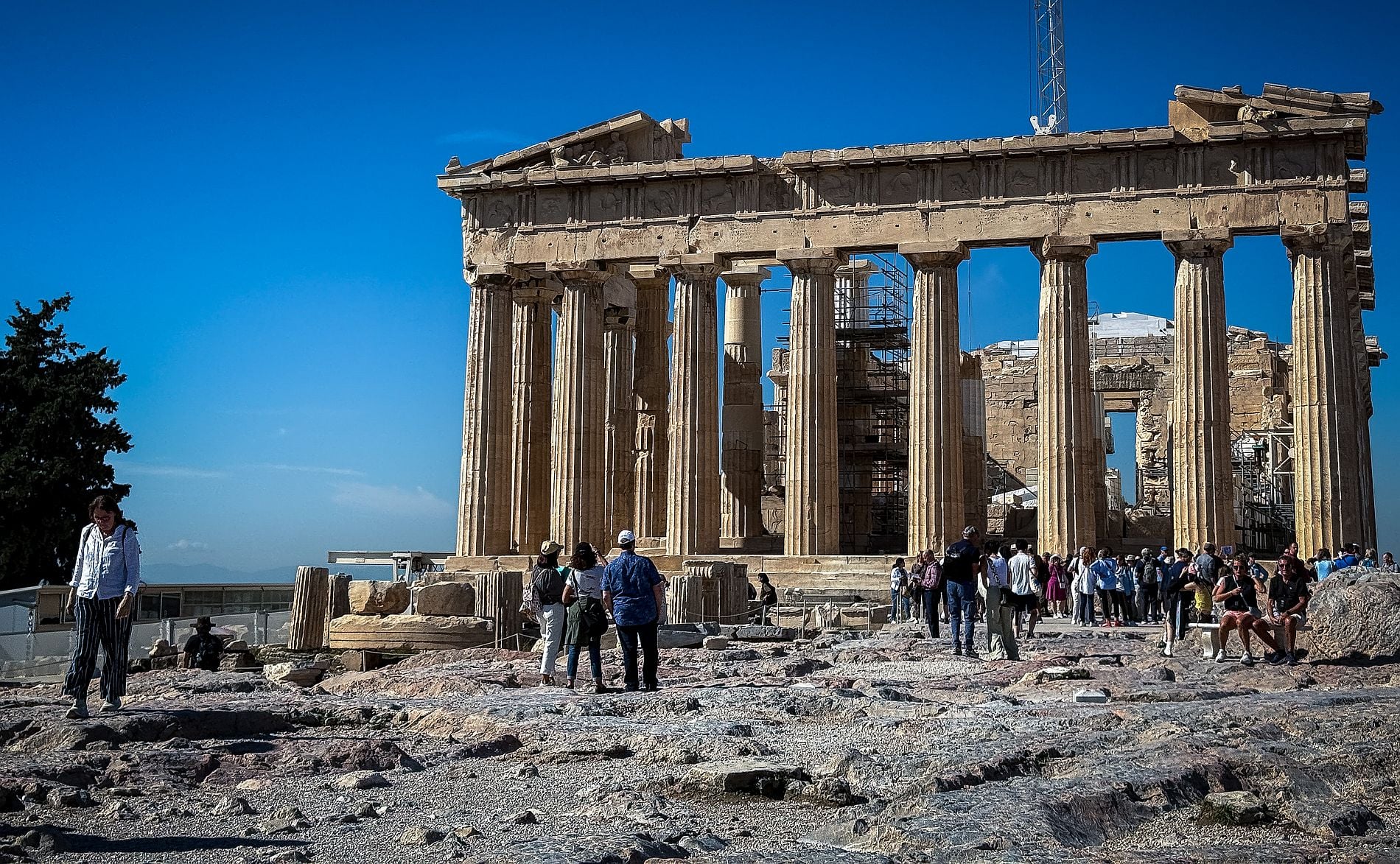 Ιστορική στιγμή για τον Παρθενώνα: Το δυτικό αέτωμα συμπληρώνεται μετά από 220 χρόνια