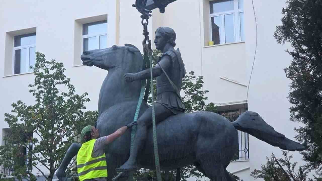 Προκλητικό τουρκικό δημοσίευμα για τον ανδριάντα του Αλεξάνδρου σε τέμενος της Δράμας