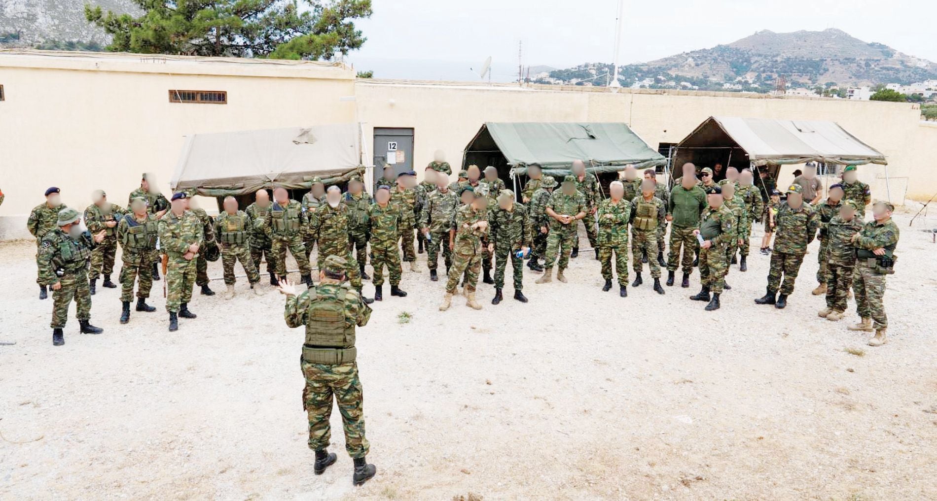 Η κυβέρνηση εγκατέλειψε την ελληνική Εθνοφυλακή
