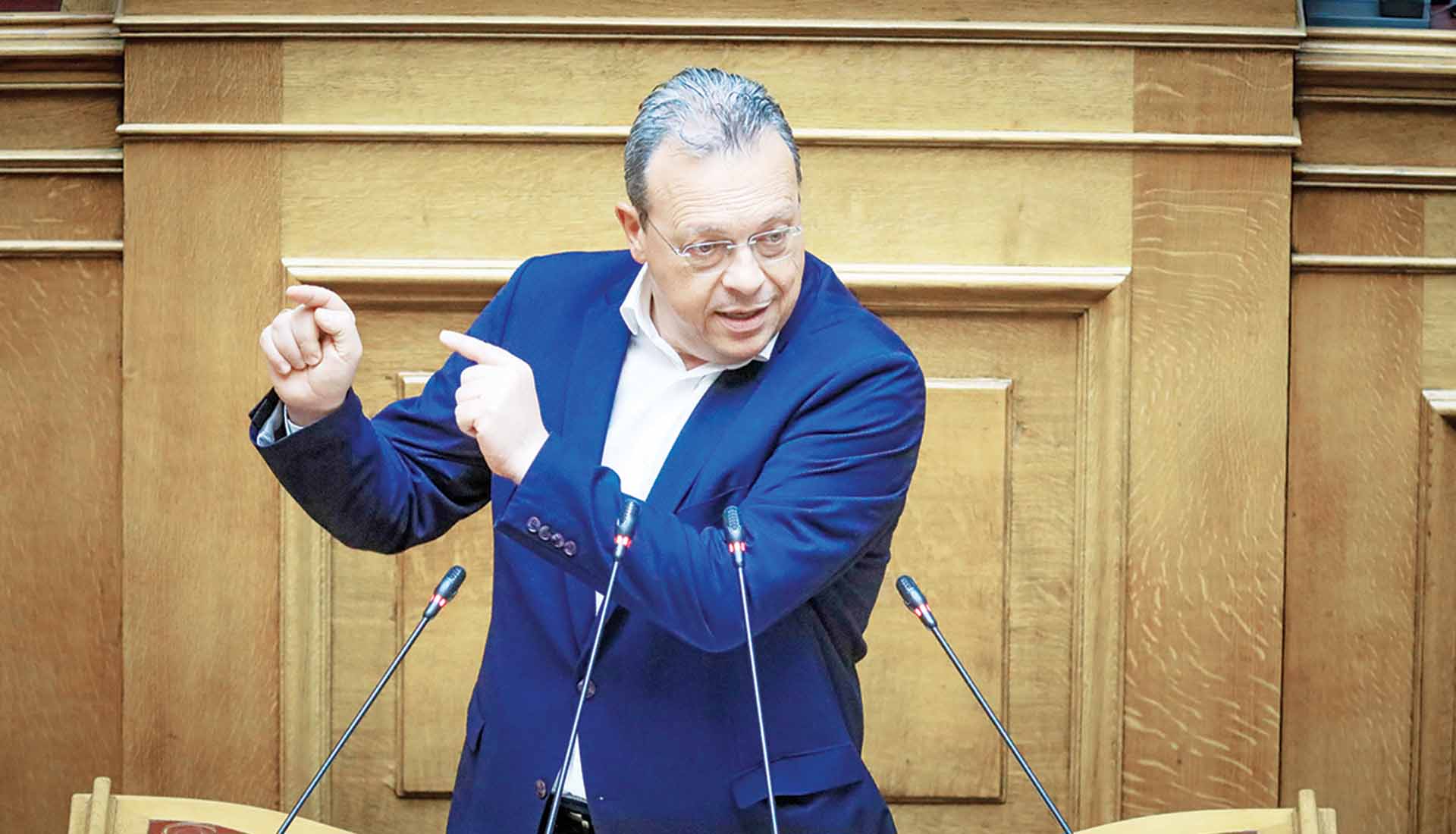 Σκόνη και… θρύψαλα τα κόμματα της Αριστεράς
