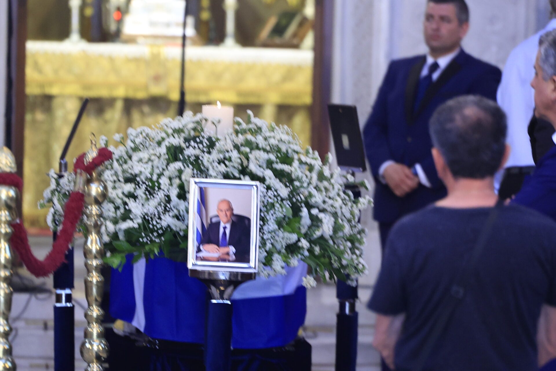 Στην Κόρινθο η κηδεία του Νίκο Ταγαρά – Παρόντες Σαμαράς και Μητσοτάκης