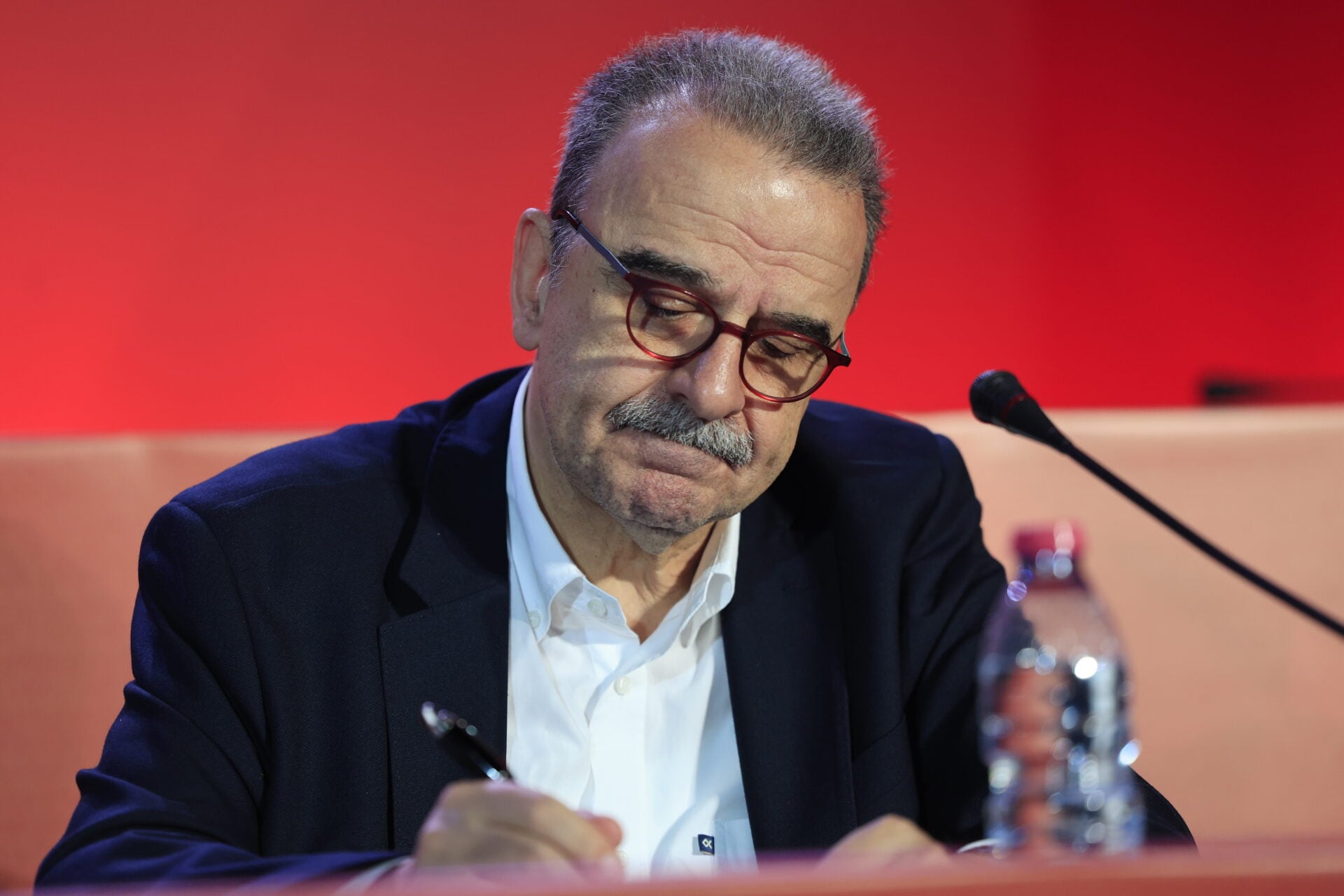Φυλλοροεί ο ΣΥΡΙΖΑ: Παραιτήθηκε και ο Μαντζουράνης