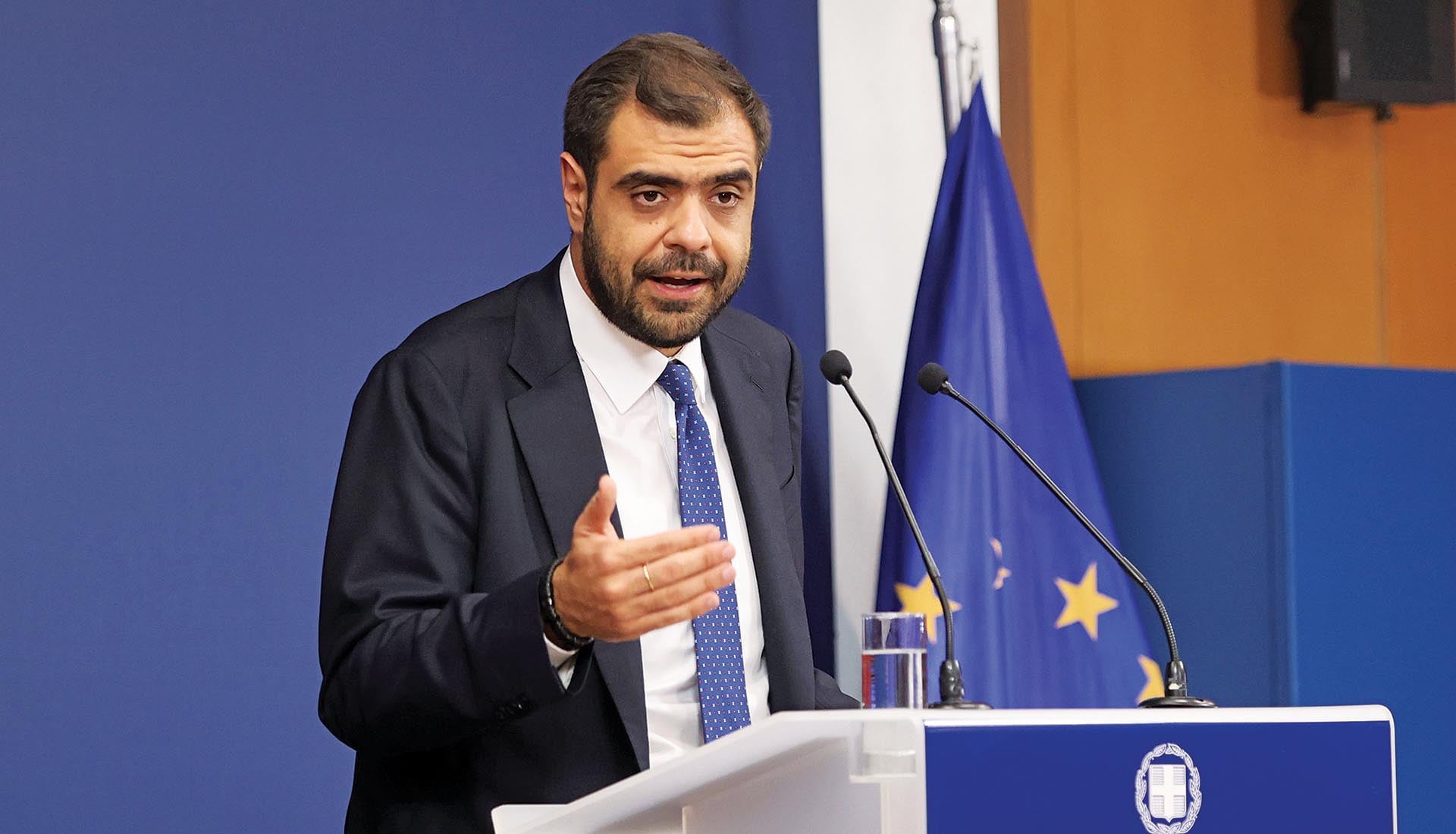 Σε πανικό το Μαξίμου, συνεχίζει τις επιθέσεις εναντίον του Σαμαρά