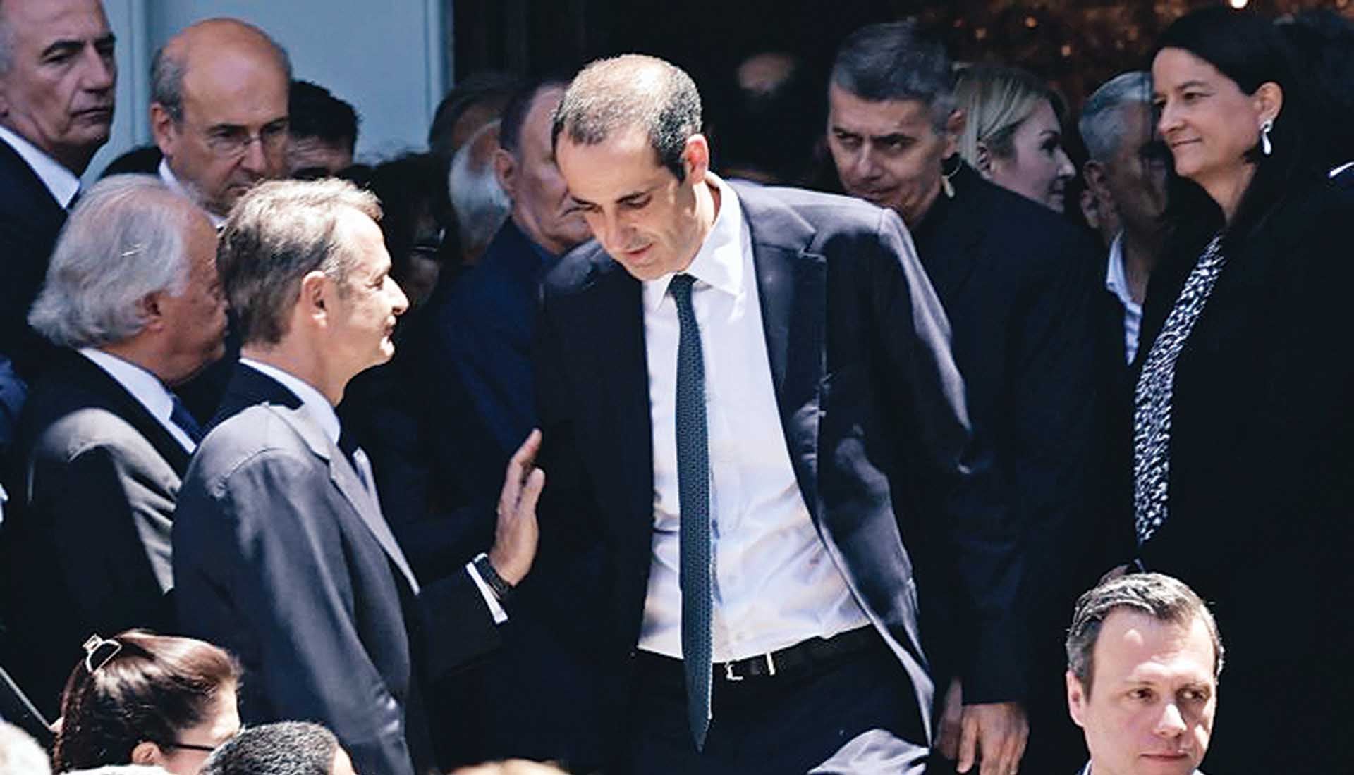 Πραξικόπημα μέσα στον Αύγουστο ετοιμάζουν θείος και ανιψιός