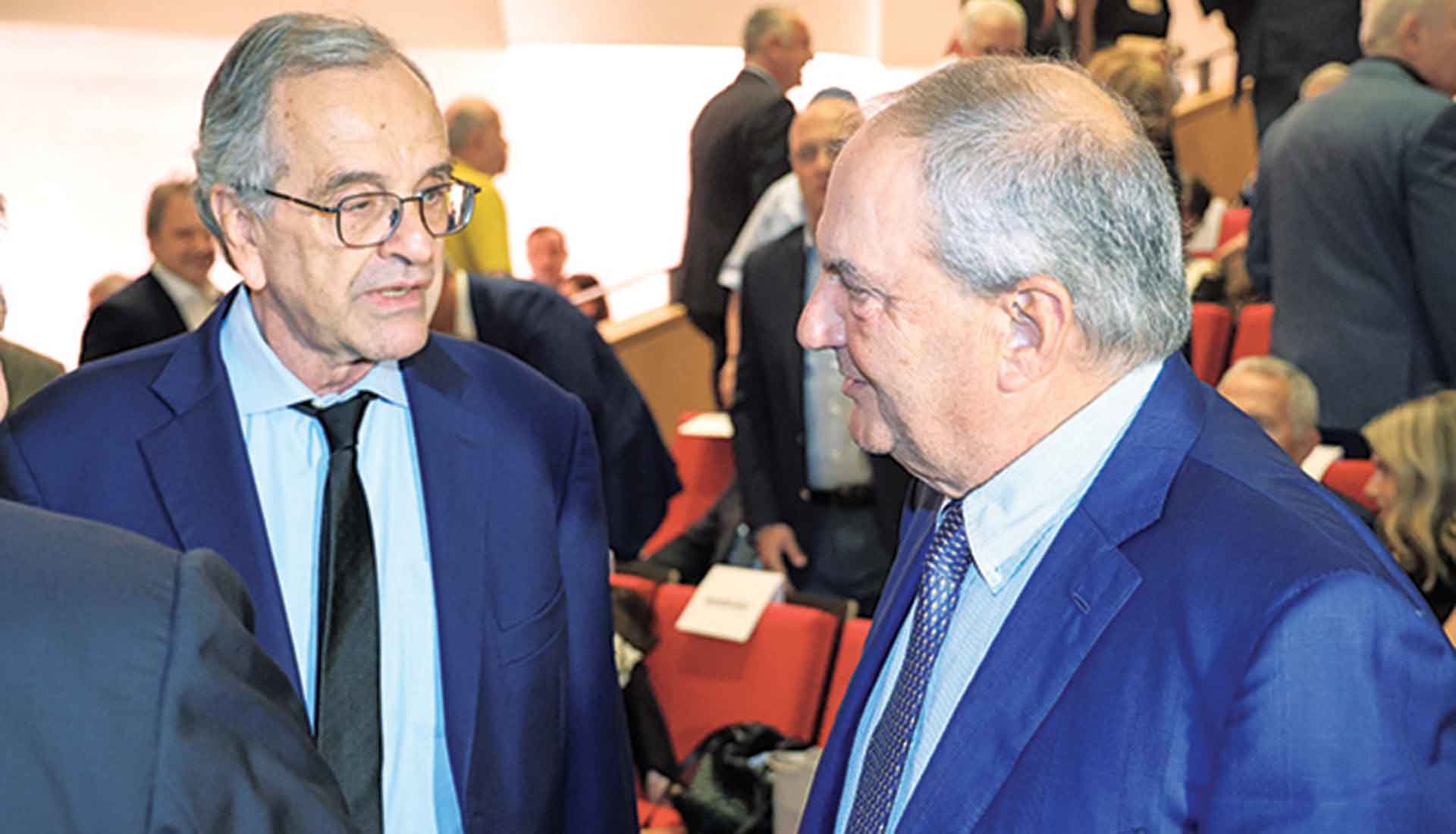 Ηχηρό μήνυμα στο Μαξίμου από τη νέα κοινή εμφάνιση Καραμανλή – Σαμαρά
