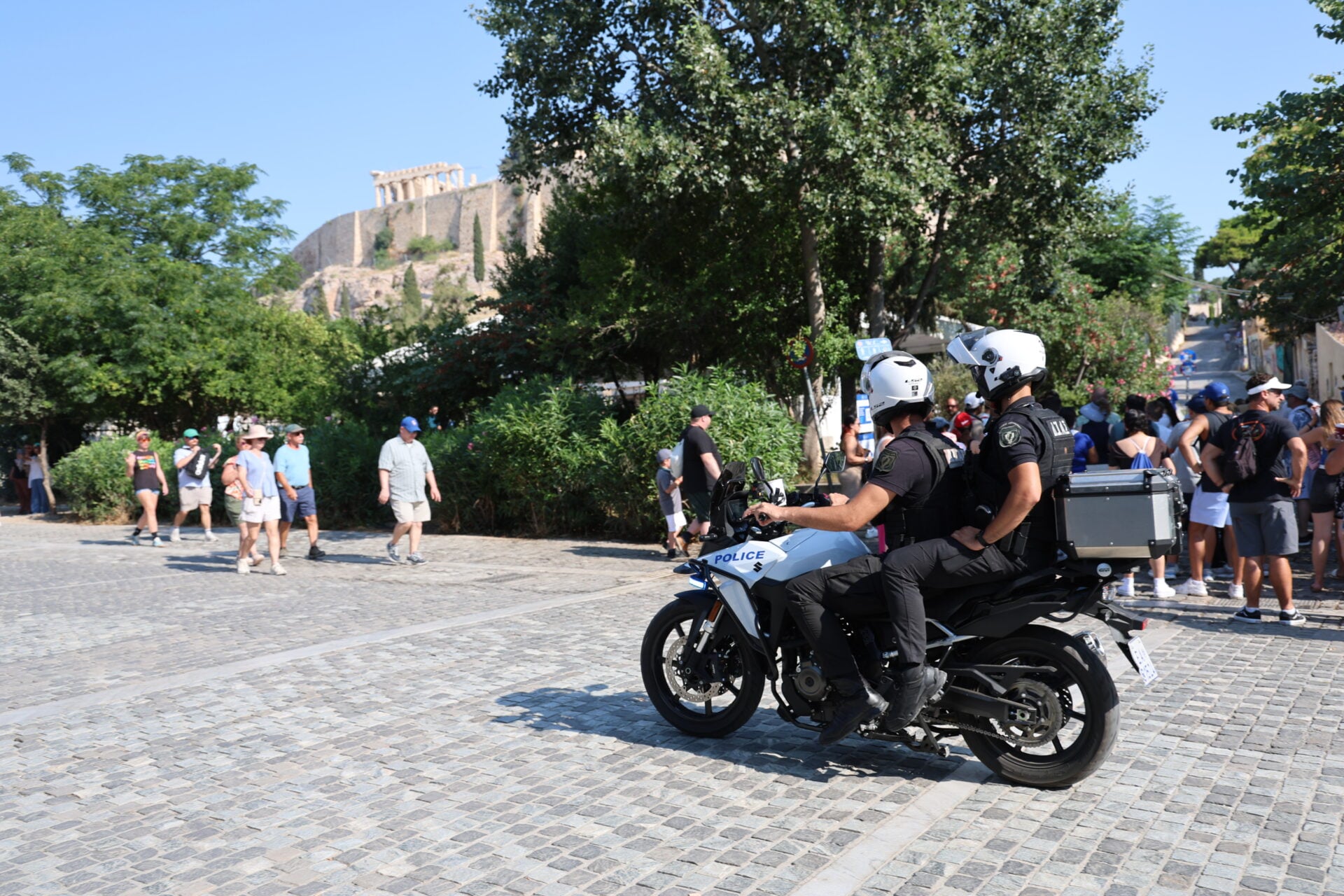 Ακρόπολη: «Πήγε να τη σφάξει» – Σοκάρουν οι αυτόπτες μάρτυρες