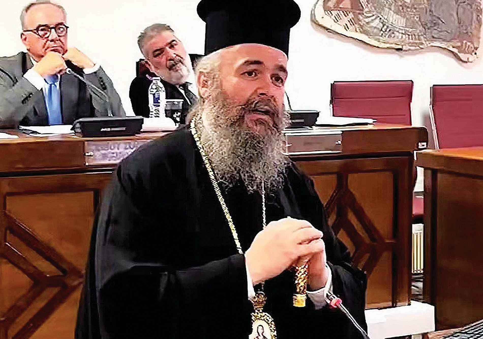 Κομματάρχης υπουργών ο μητροπολίτης Φλωρίνης