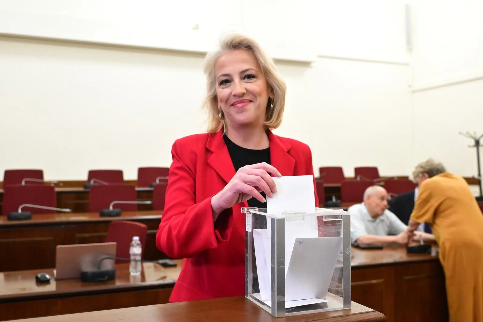 Πρόεδρος της ΚΟ του ΣΥΡΙΖΑ η Δούρου
