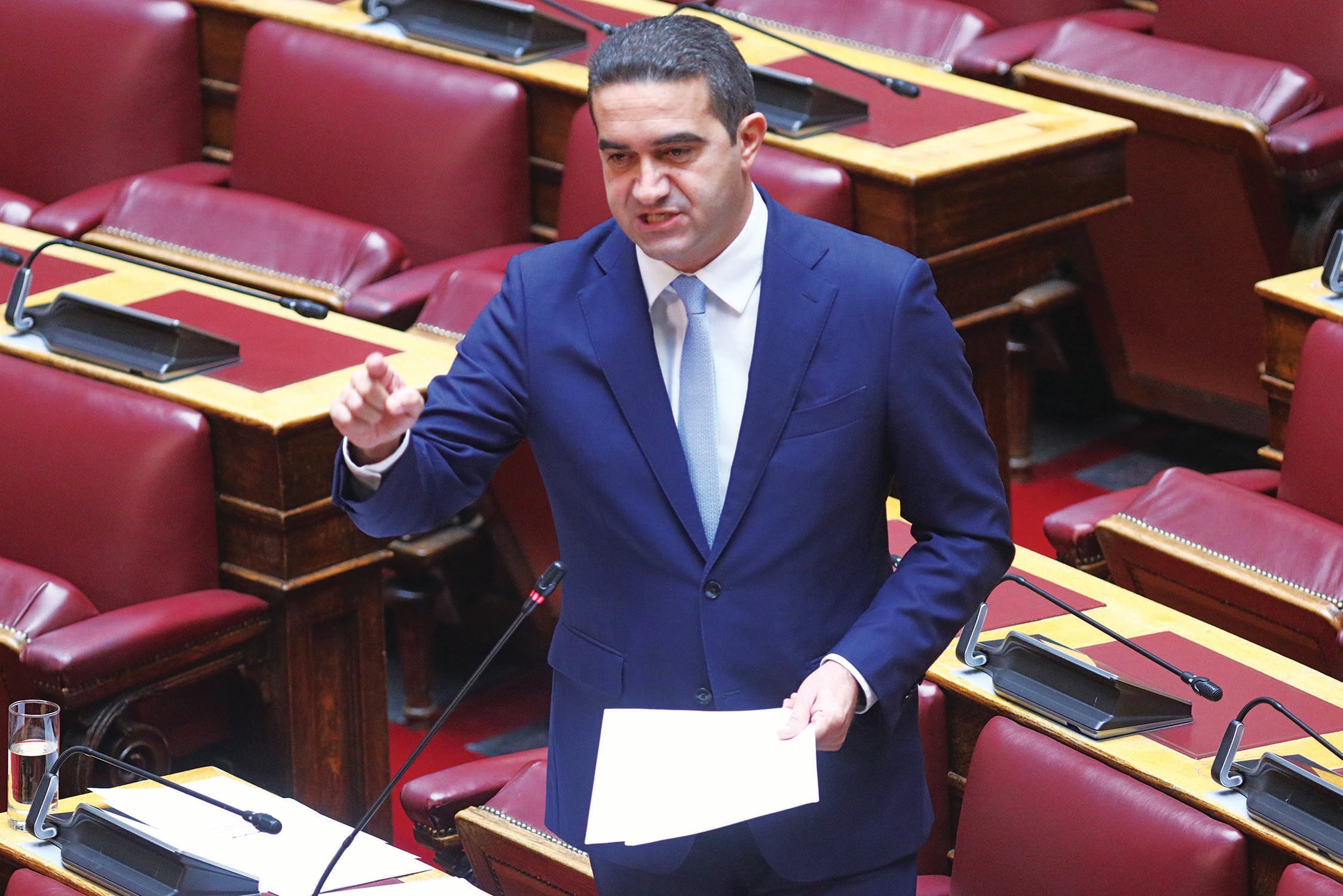 Μ. Κατρίνης «εκτελεί» Ν. Φαραντούρη!