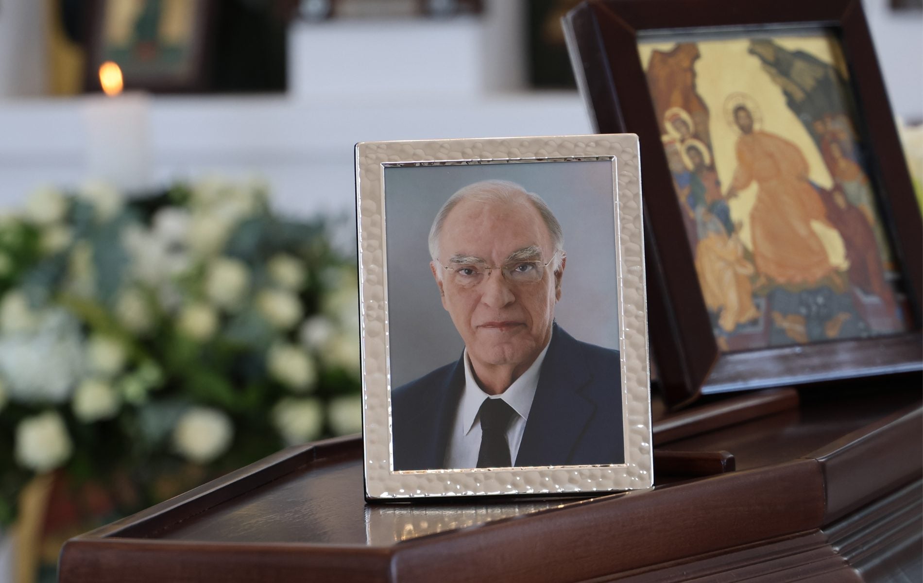 Εξόδιος ακολουθία για τον Βασίλη Λεβέντη
