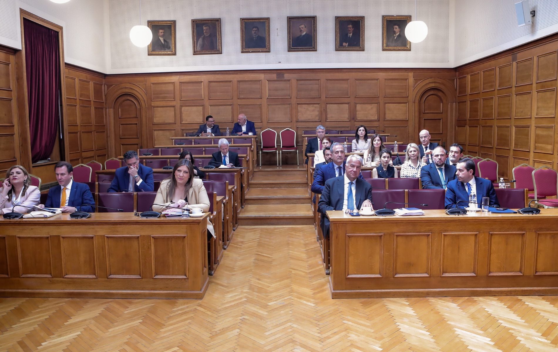 Η ΝΔ «υψώνει τείχος» στην κλήση Δημητριάδη και Ντίλιαν στην Επιτροπή Θεσμών