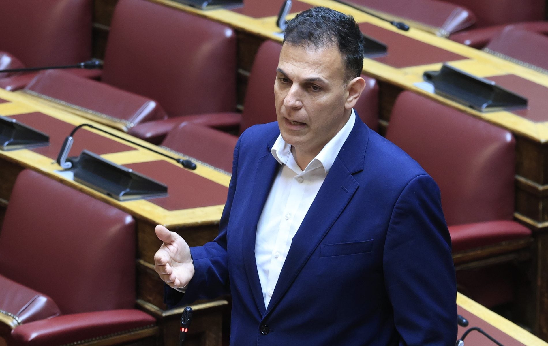 Ο Γιώργος Καραμέρος προσχώρησε στην ΕΛΑΣ (βίντεο)