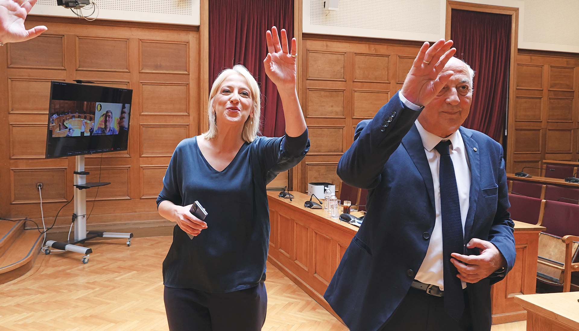 Ο ΣΥΡΙΖΑ ευτελίζει τη βουλευτική έδρα