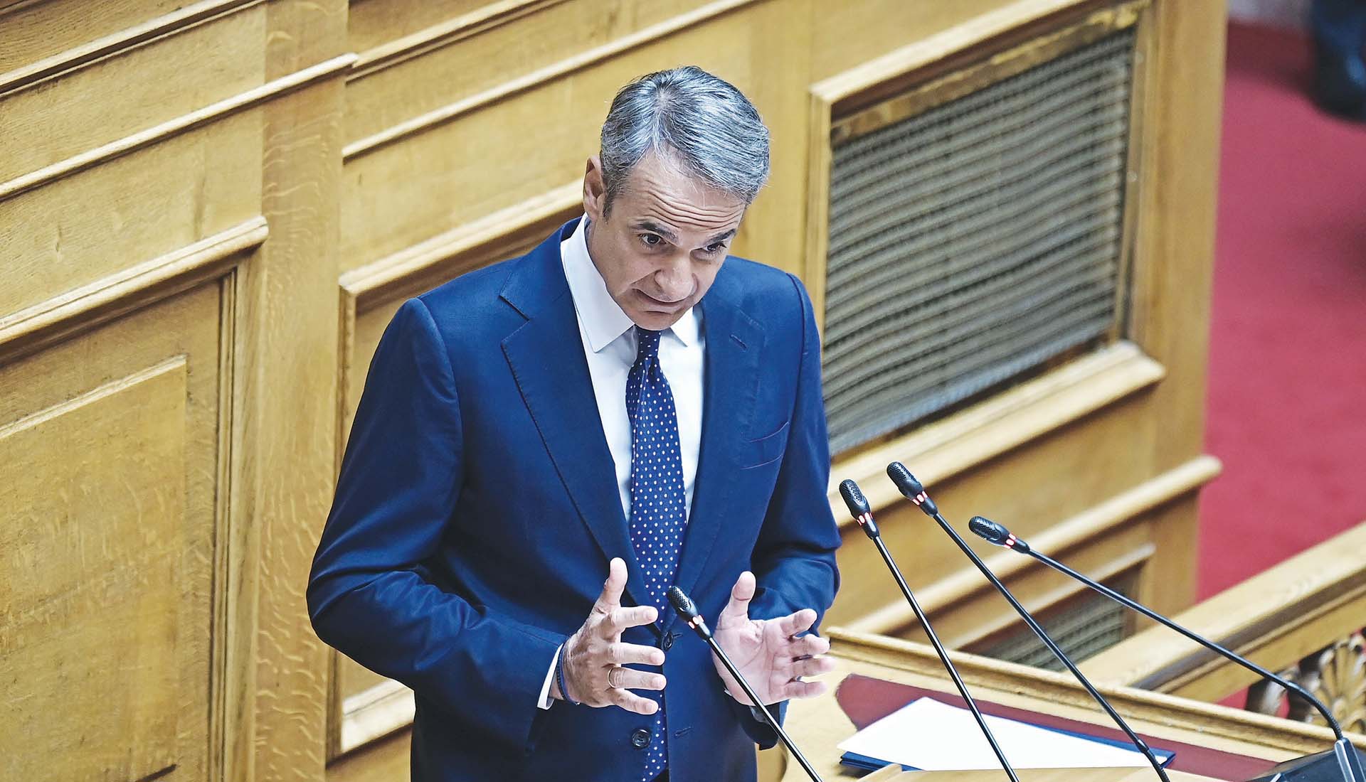 Η τέλεια καταιγίδα σκανδάλων πάνω από το κεφάλι του Μητσοτάκη