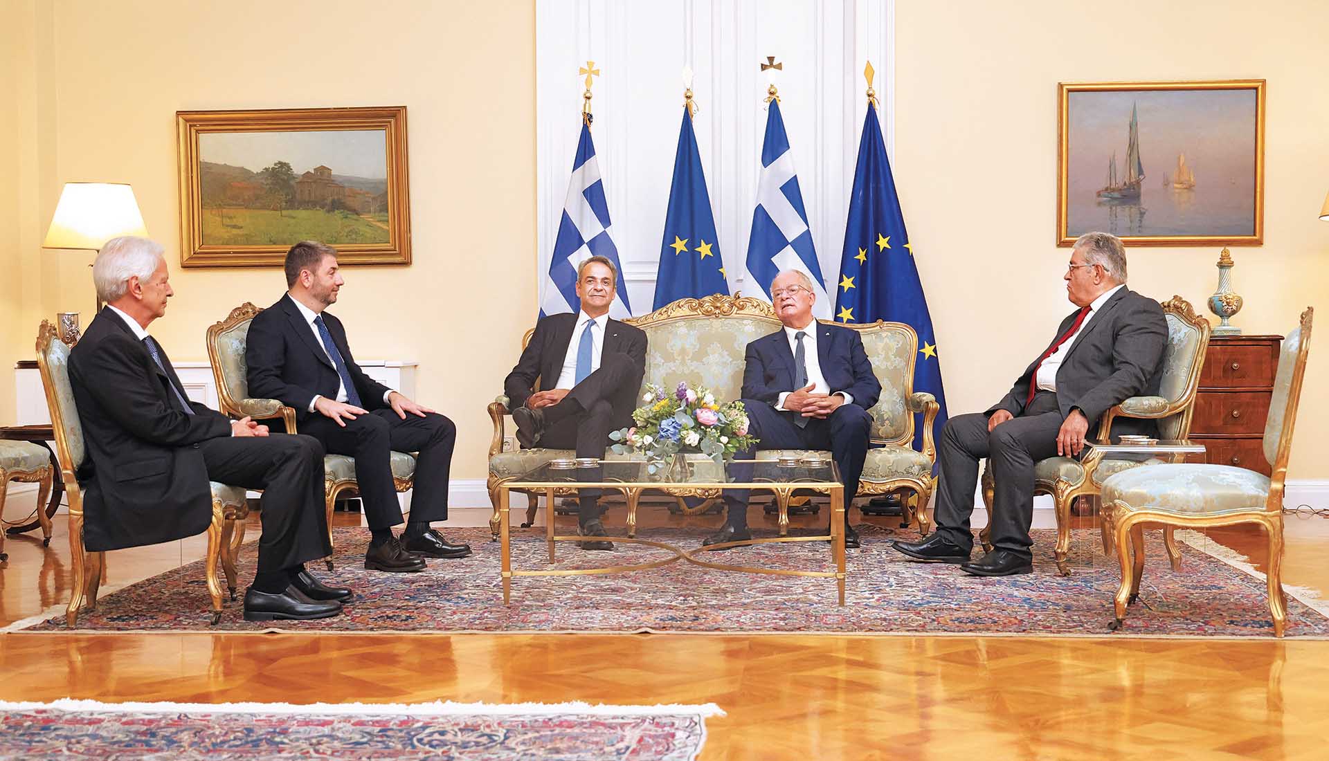 Φαρσοκωμωδία με χλιδή στο Προεδρικό