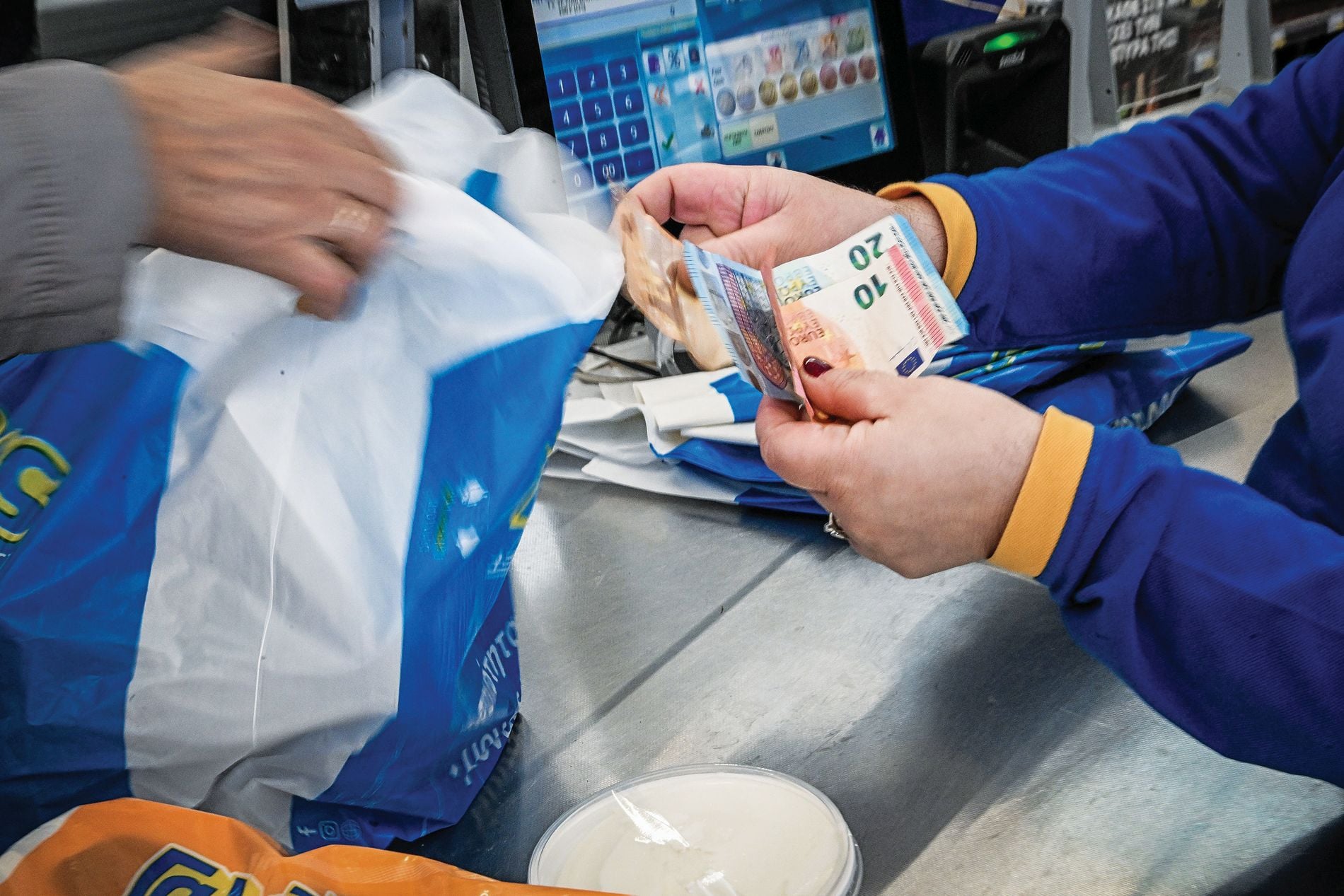 Από Μωυσής… Φαραώ: Οι 7+3 πληγές του Κ. Μητσοτάκη