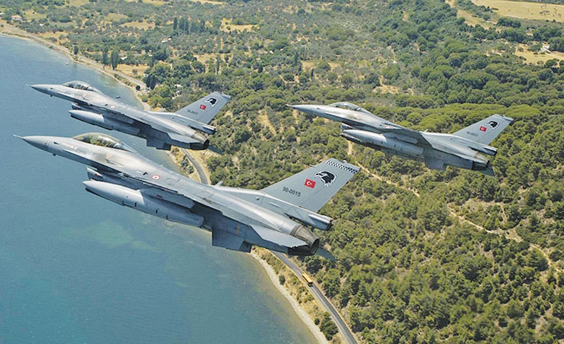 Σουρωτήρι το Αιγαίο από τους Τούρκους ενώ η Ελλάδα καιγόταν