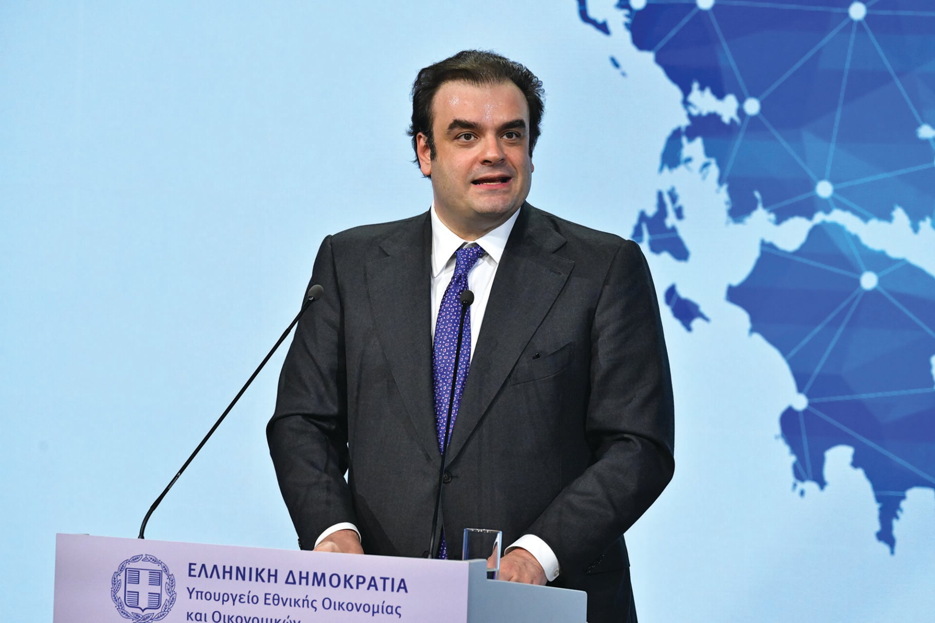 Με εκπλήξεις τα γενέθλια του Πιερρακάκη
