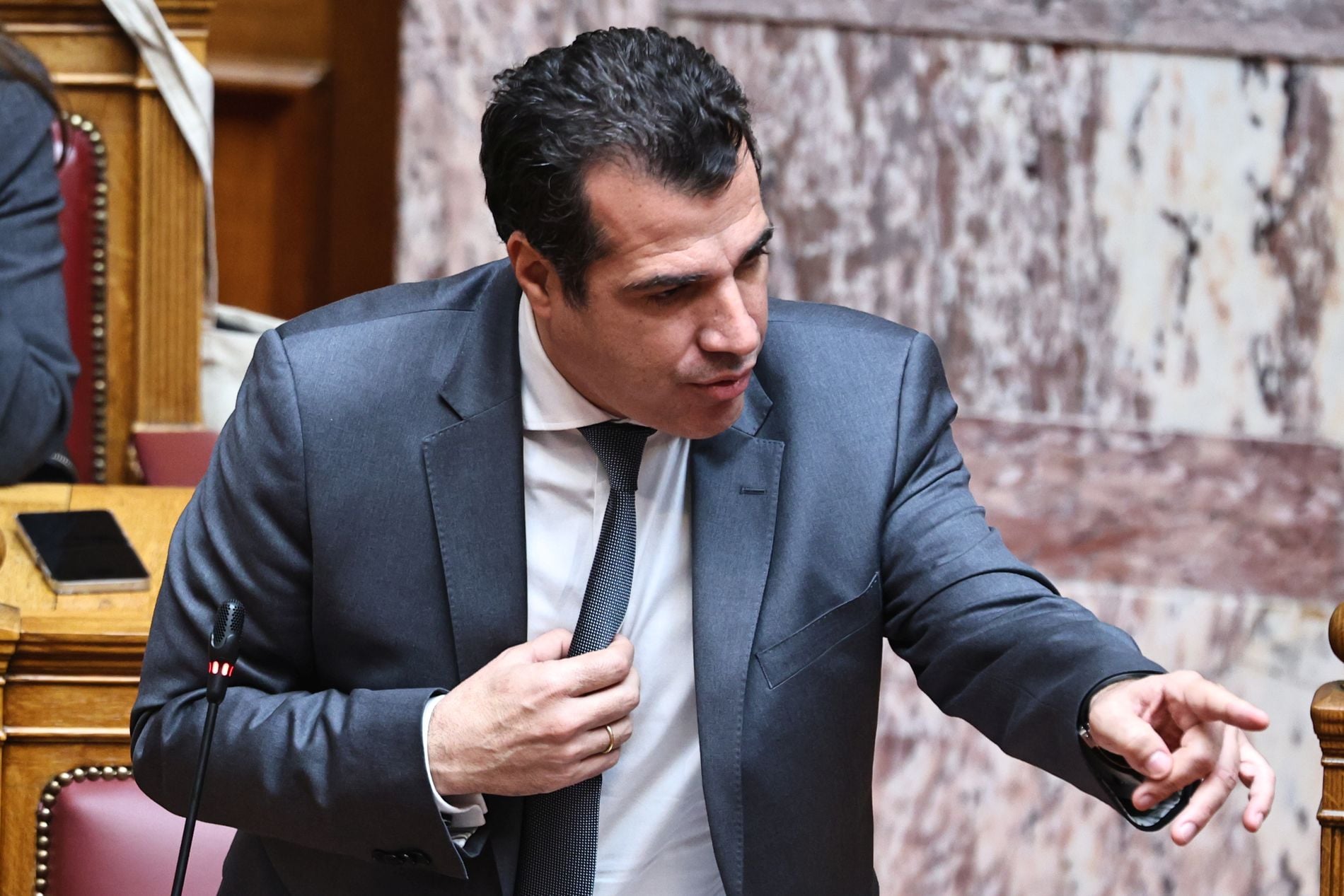 Πανηγυρίζει ο Πλεύρης επειδή του έκανε like ο Τραμπ!