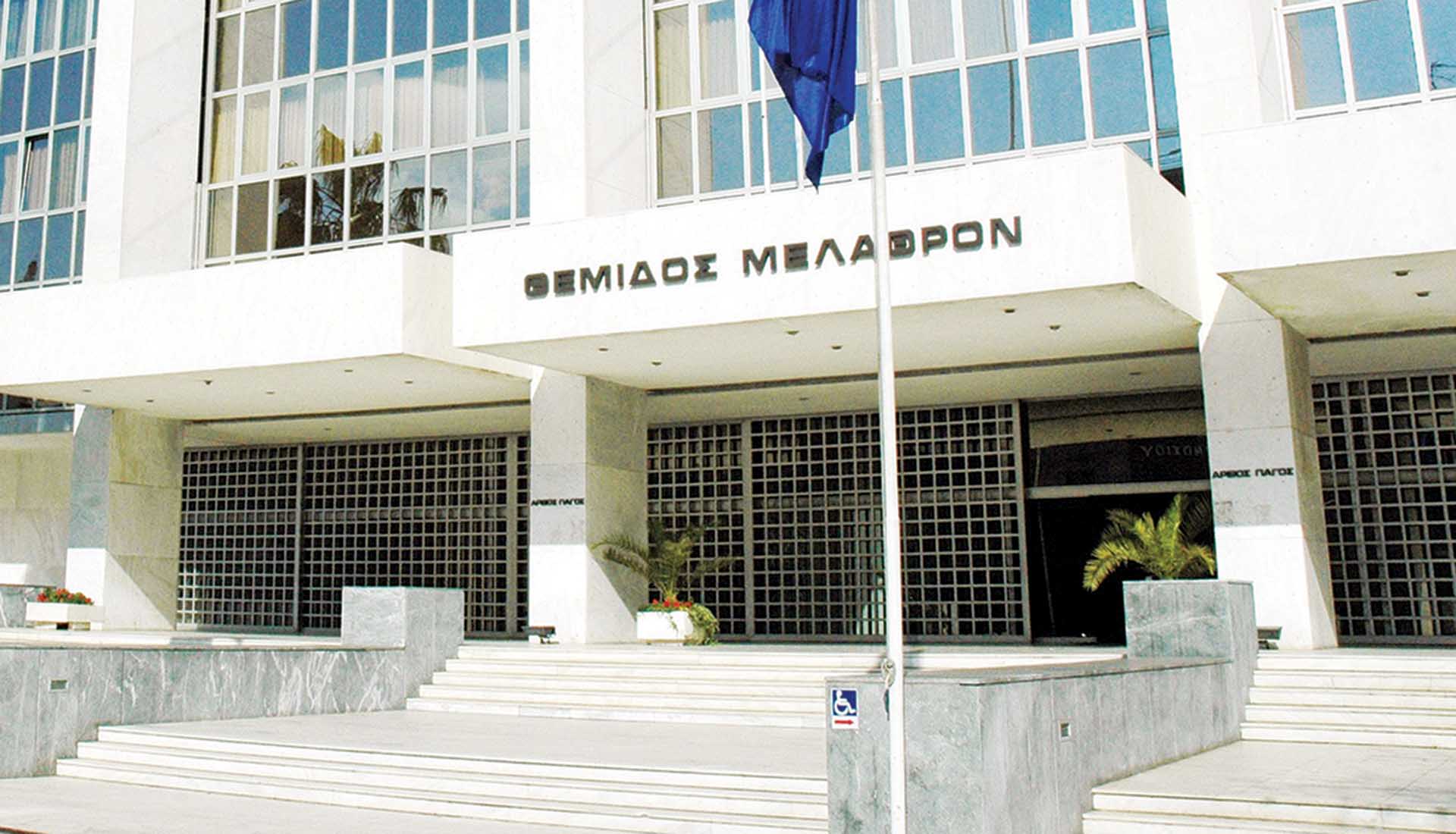 Νέο κύμα αντιδράσεων για την «ταφόπλακα» στις υποκλοπές
