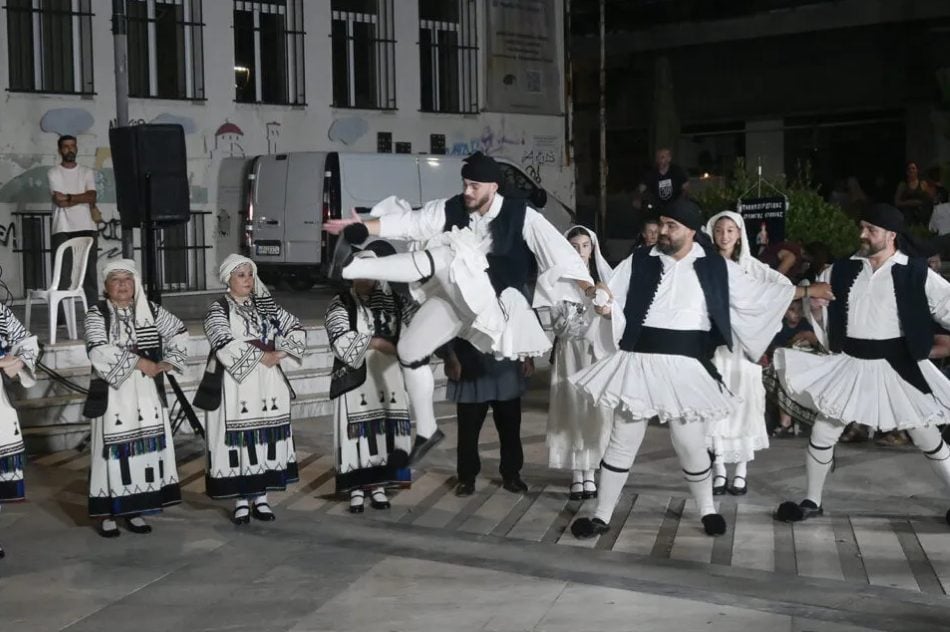 Η Λάρισα χορεύει στο 1ο Αστικό Γλέντι (βίντεο)