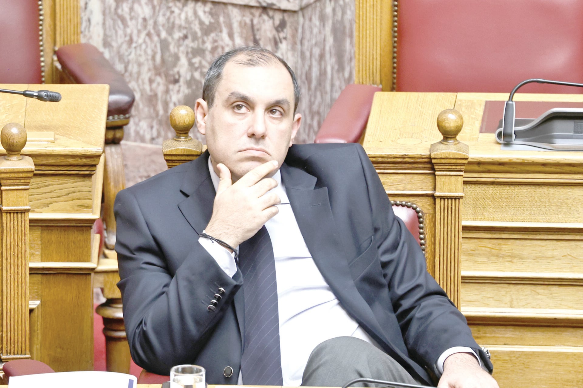 Κώστας Κατσαφάδος: Για μπάνιο με Κορωπί – Σαλαμίνα στις φλόγες