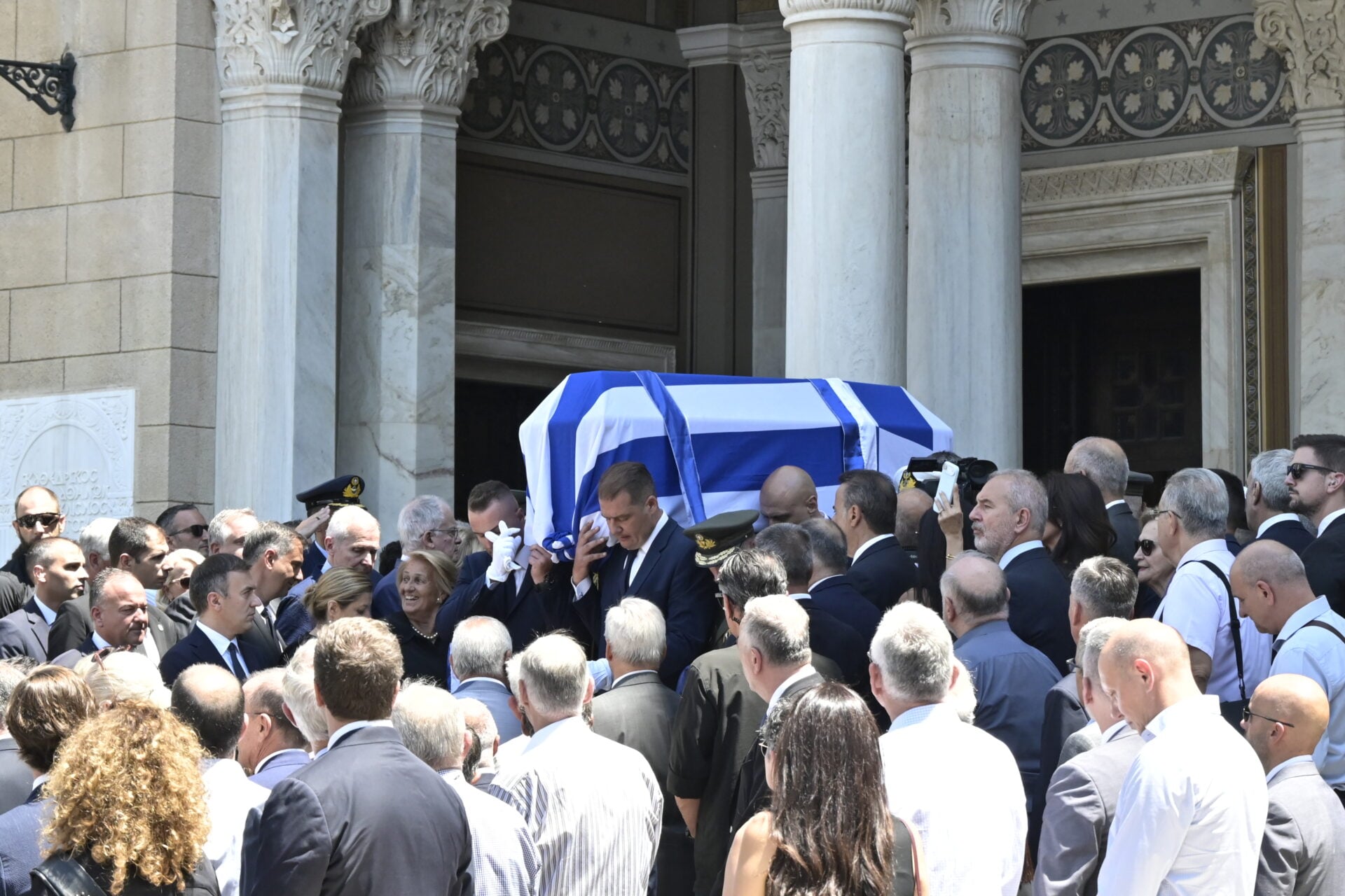 Με στρατιωτικές τιμές το τελευταίο «αντίο» στον Ιωάννη Βαρβιτσιώτη