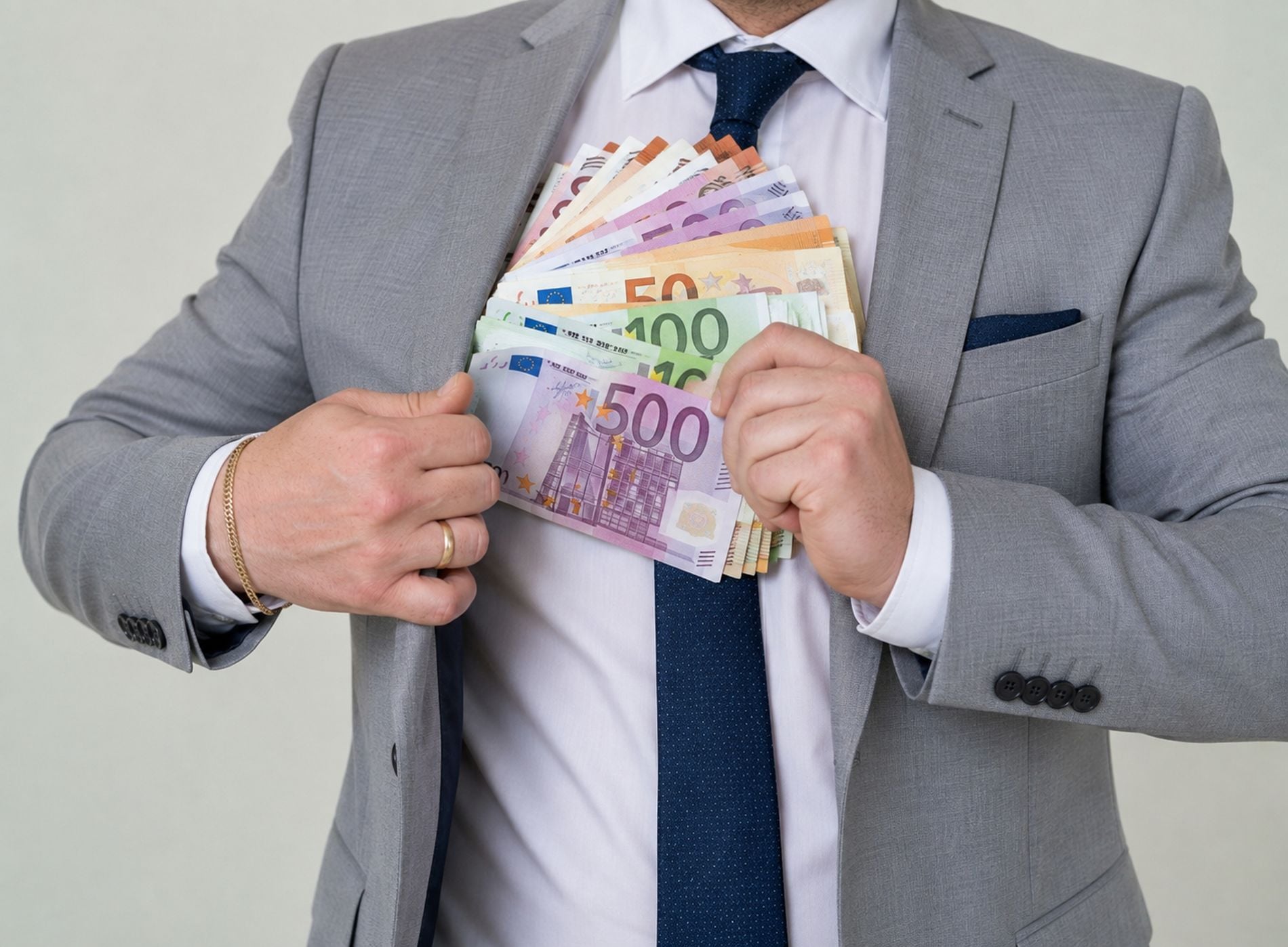 Μεγαλύτερος μπαταχτσής είναι το κράτος