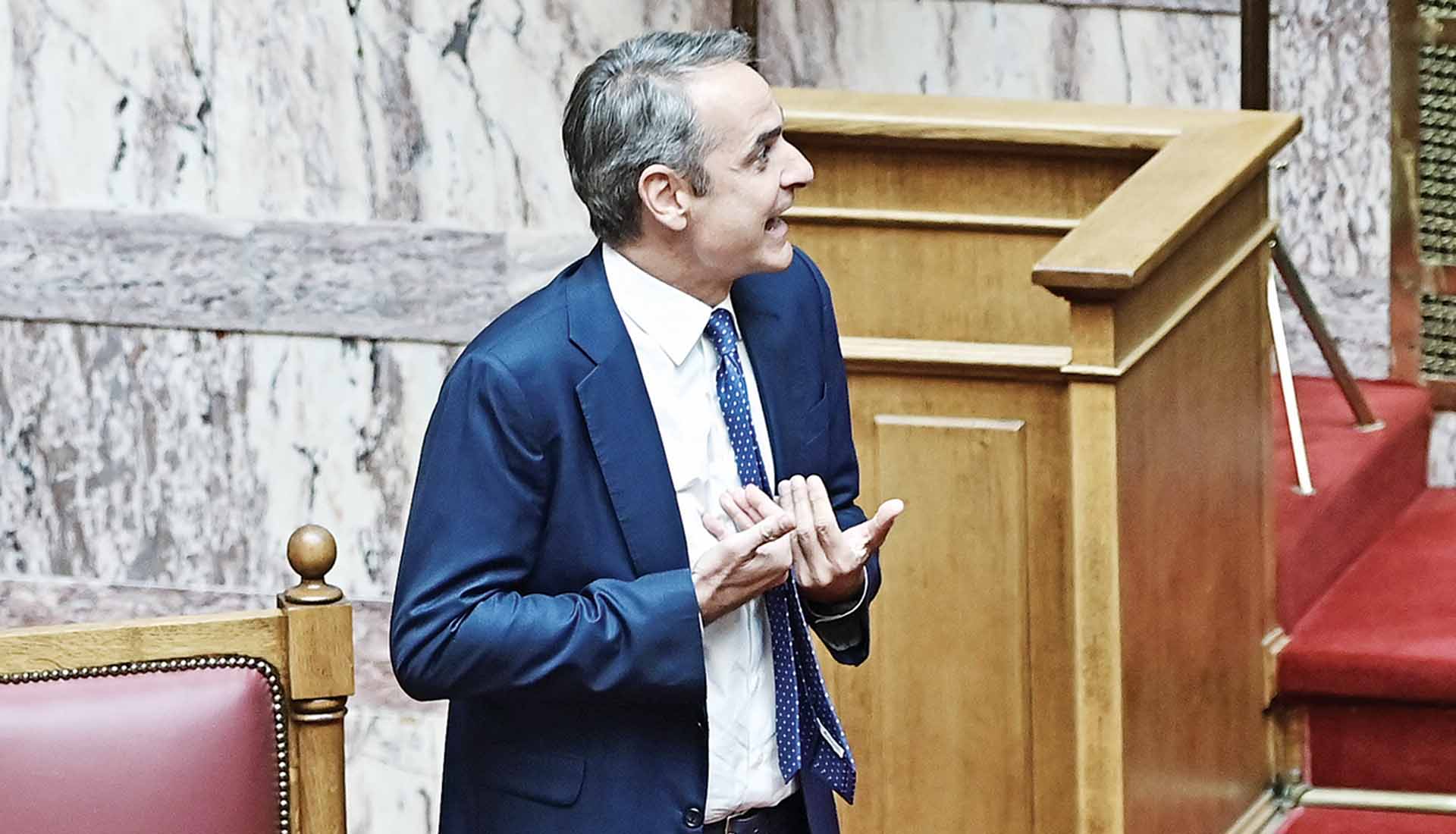 Μητσοτάκης: Η γλώσσα του σώματος προδίδει άγχος
