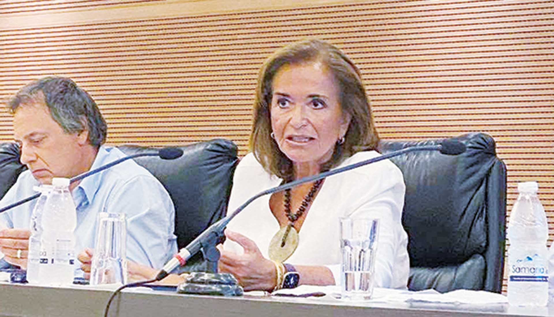 Ντόρα: Αμηχανία για την υποψηφιότητά της