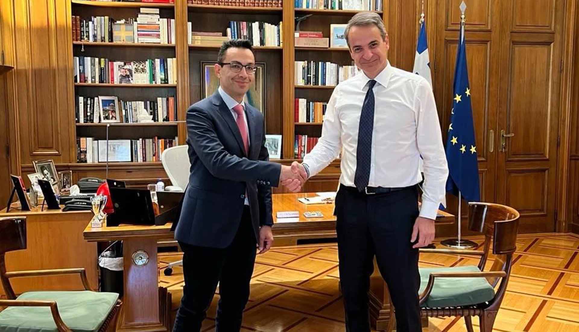 Πρώτη «ρωγμή» στο Μαξίμου – Παραίτηση Σέρμπου με αιχμές για τα «ήρεμα νερά»
