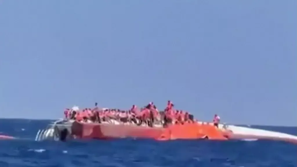Ναυάγιο καταμαράν με 267 επιβάτες στα κατεχόμενα – Τουλάχιστον 7 νεκροί (βίντεο)