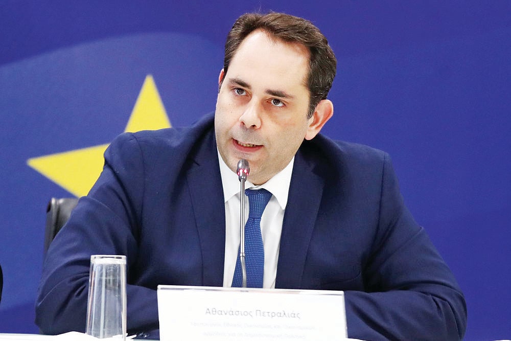 Αυξήσεις-πρόκληση έως 300 ευρώ τον μήνα στην ΠτΔ