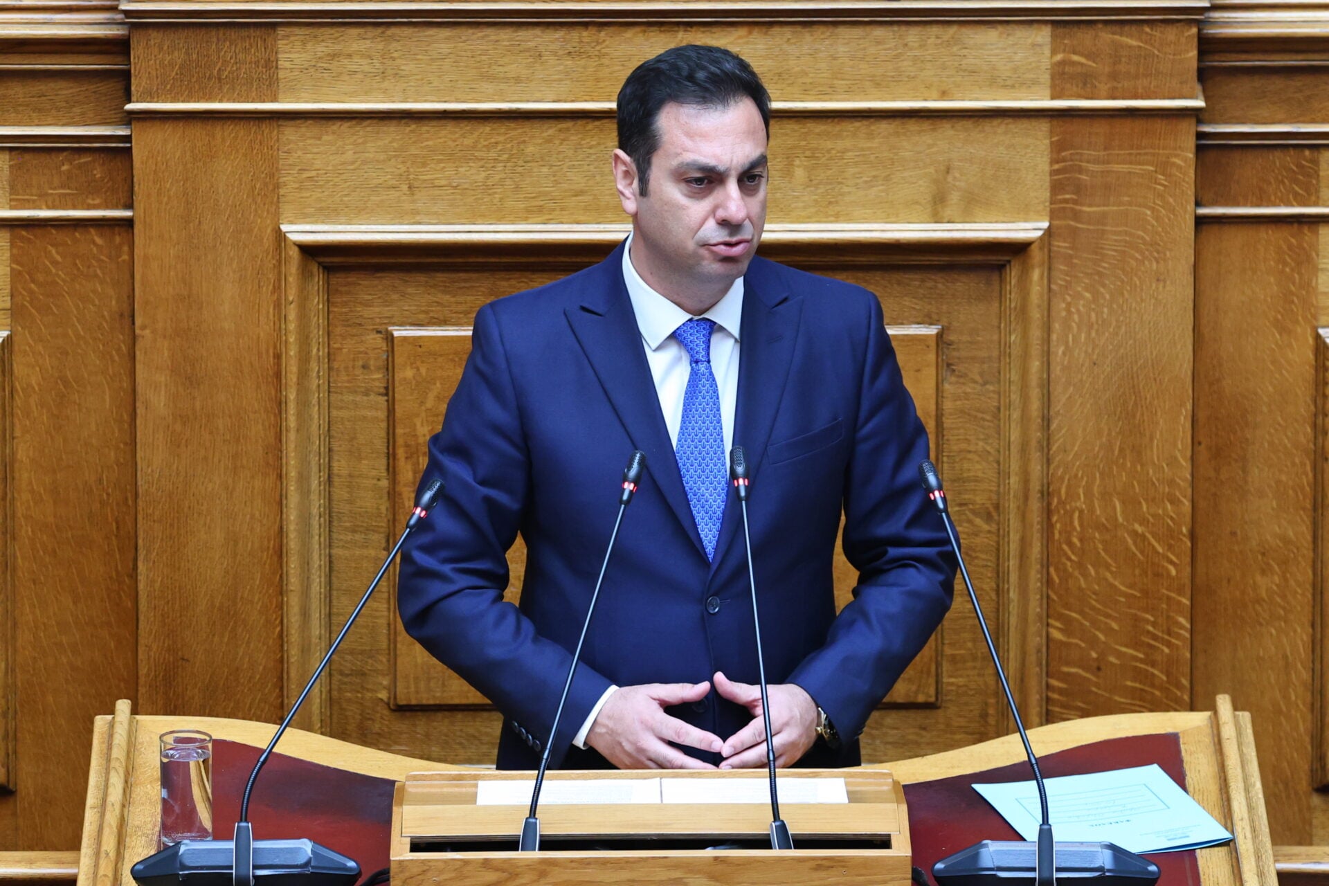 Αδιανόητη πρόκληση από τον «γαλάζιο» Κουλκουδίνα: «Όποιος δεν αντέχει την ακριβή βενζίνη, ας πάρει λεωφορείο»