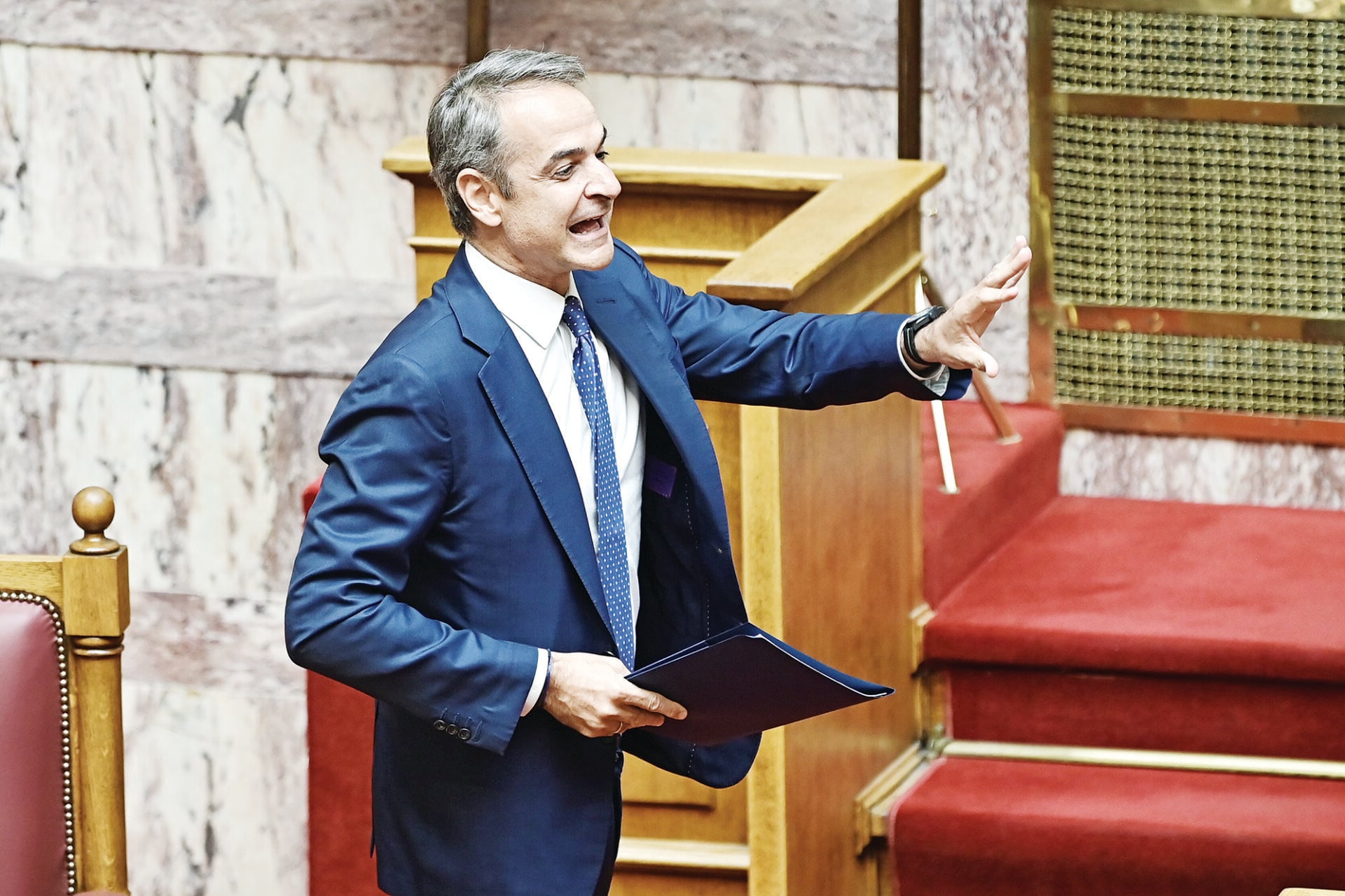 «Διαιτητής» συμφερόντων ο Μητσοτάκης