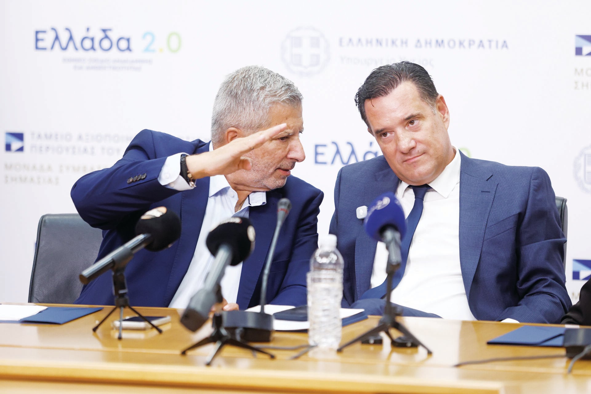 Αντί παραιτήσεων, ζητάνε και τα ρέστα!