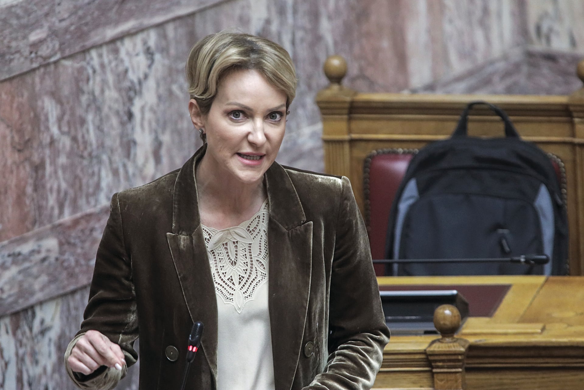 Από τον Μανιάτη, στον Λαφαζάνη η «γαλάζια» Σδούκου