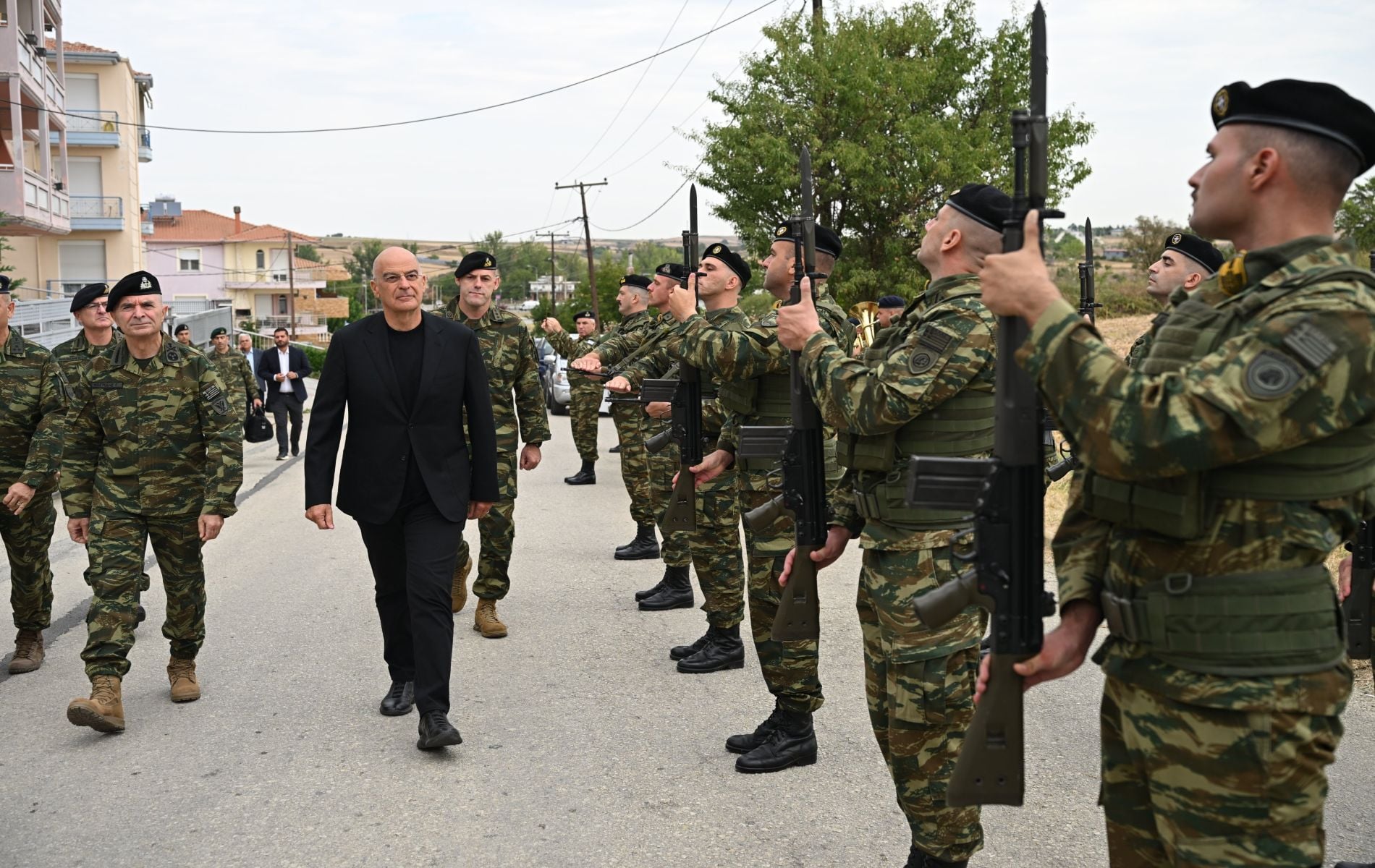 Δένδιας: Στόχος μας είναι ο στρατιωτικός να απολαμβάνει το καλύτερο δυνατό επίπεδο ζωής