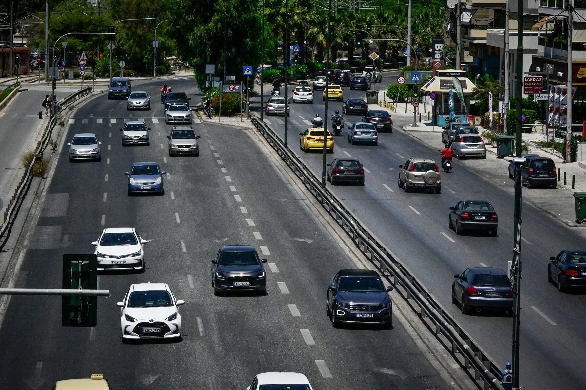 Μποτιλιάρισμα στη Λ. Ποσειδώνος