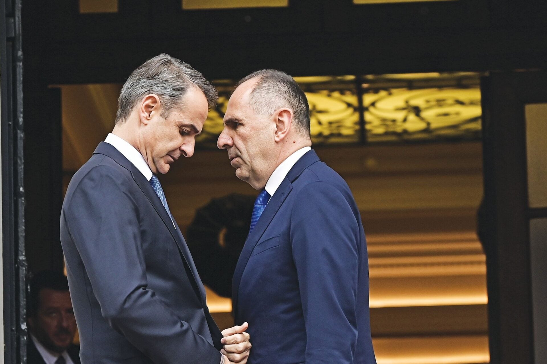 Ο Μητσοτάκης κάνει σόου στο Καστελόριζο και ο Γεραπετρίτης μιλάει για συνυποσχετικό!