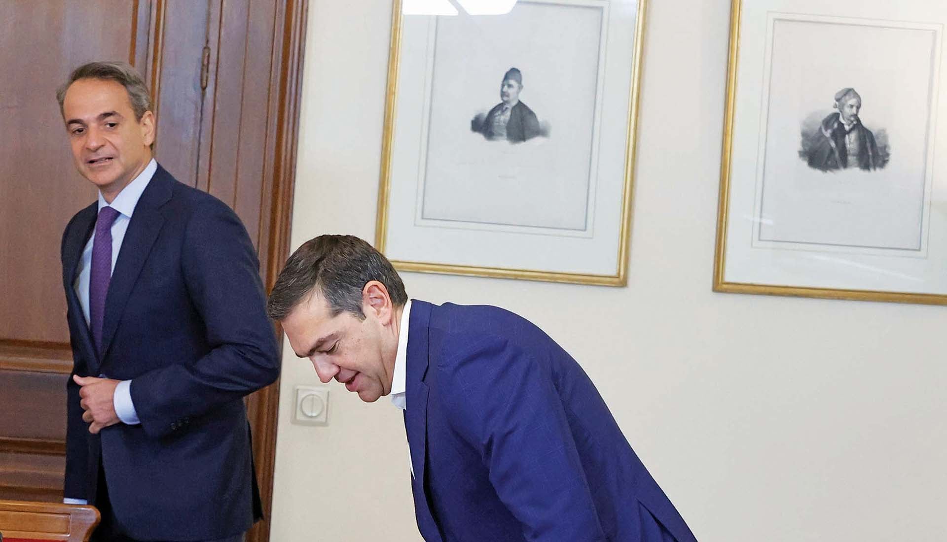 Η μάχη της… πλειοδοσίας για την ψήφο του λαού