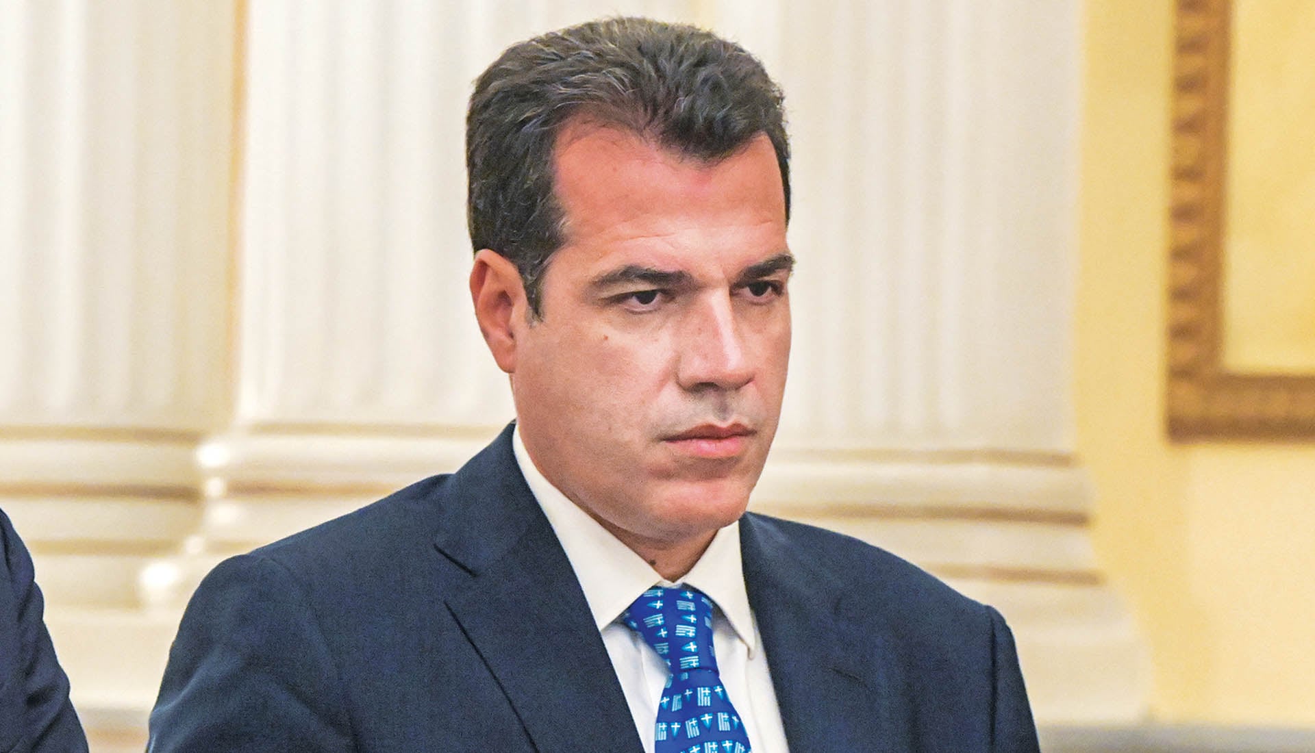 Θάνος Πλεύρης: Μια ζωή βρίσκεται στο… απυρόβλητο