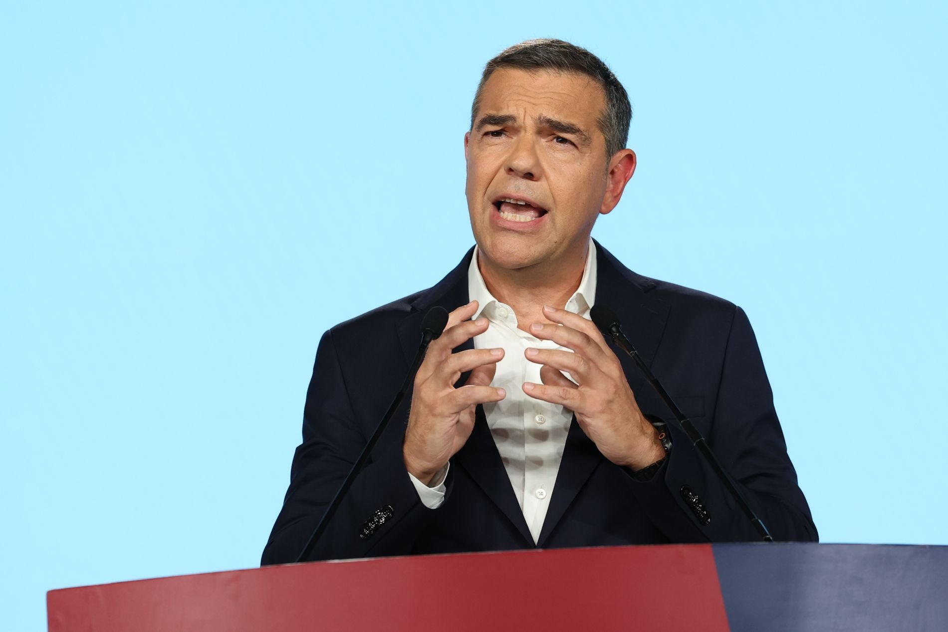 Μήπως ήσουν σε κωματώδη κατάσταση, ξεχασμένος σε κάποιο νοσοκομείο τόσα χρόνια Αλέξη μας;