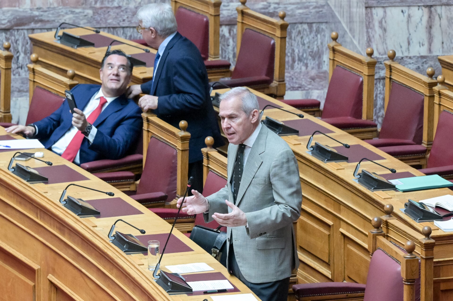 Πολιτική θύελλα στη Βουλή για την επίσκεψη Ρούμπιο