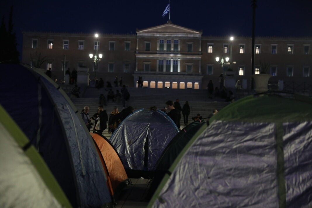 σκηνες στο συγνταγμα στο συλλαητηριο των φοιτητων σκηνες στο συγνταγμα στο συλλαητηριο των φοιτητων